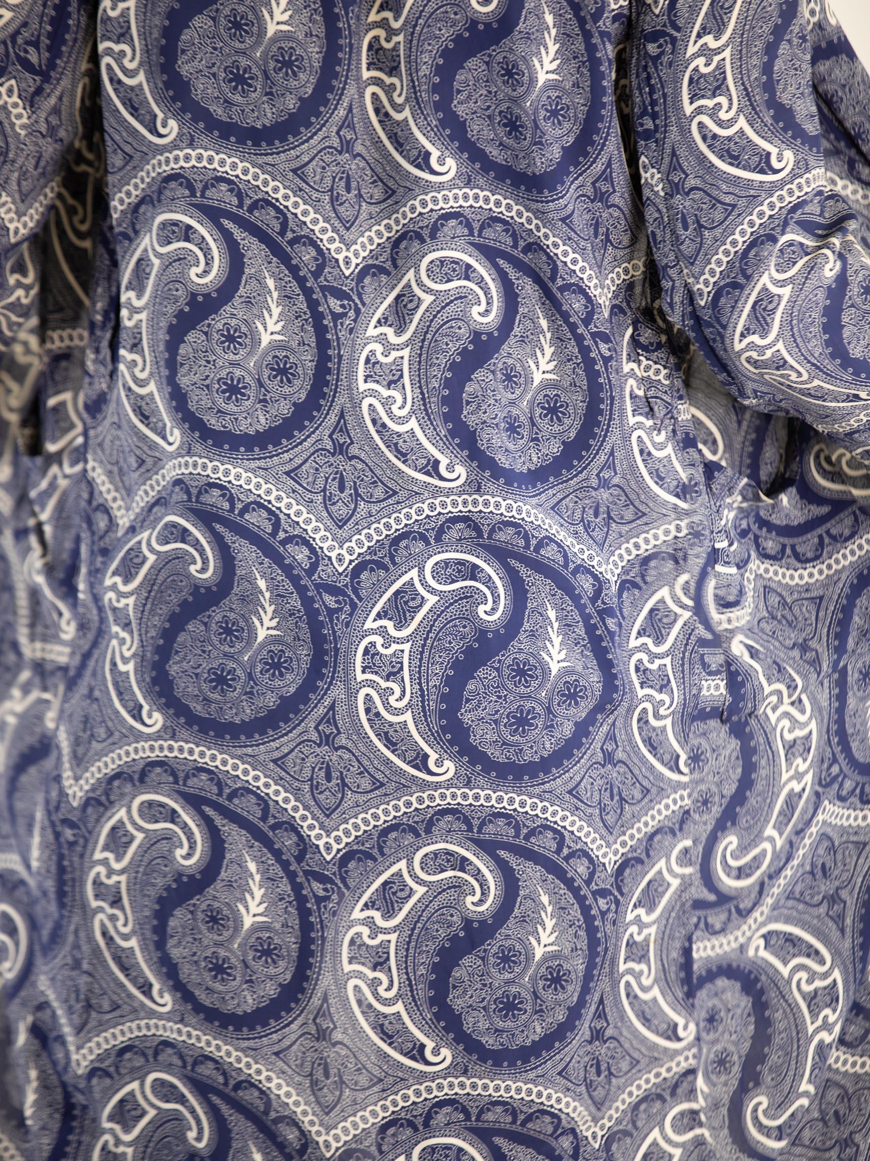 1940S Marineblaue Rayon Paisley Robe im Angebot 1