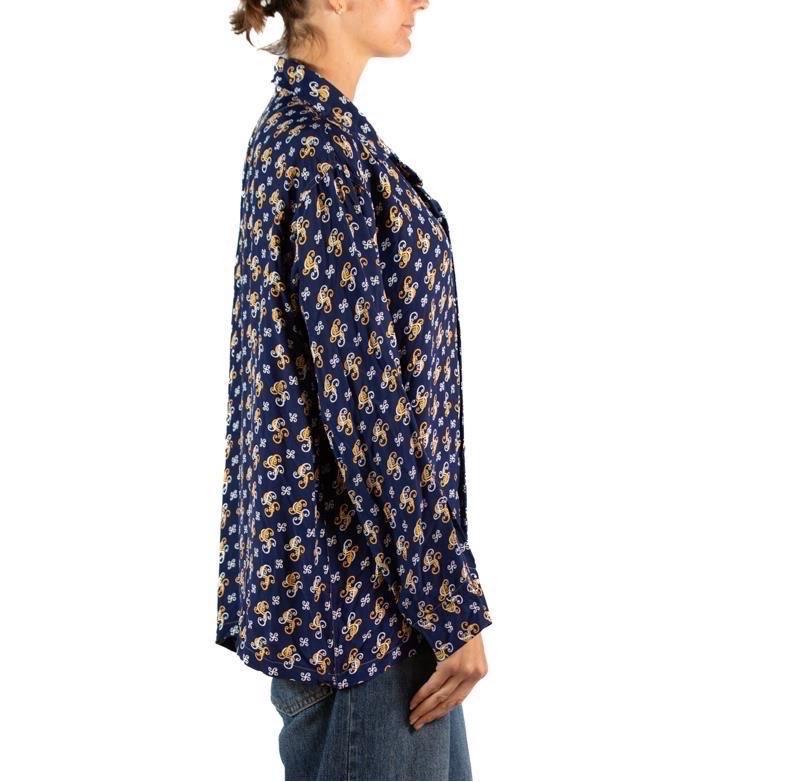 1940S Navy Blue & Yellow Cold Rayon Button Down Men's Shirt In Excellent Condition For Sale In New York, NY