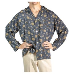 1940S Pijama de hombre de rayón azul marino y amarillo