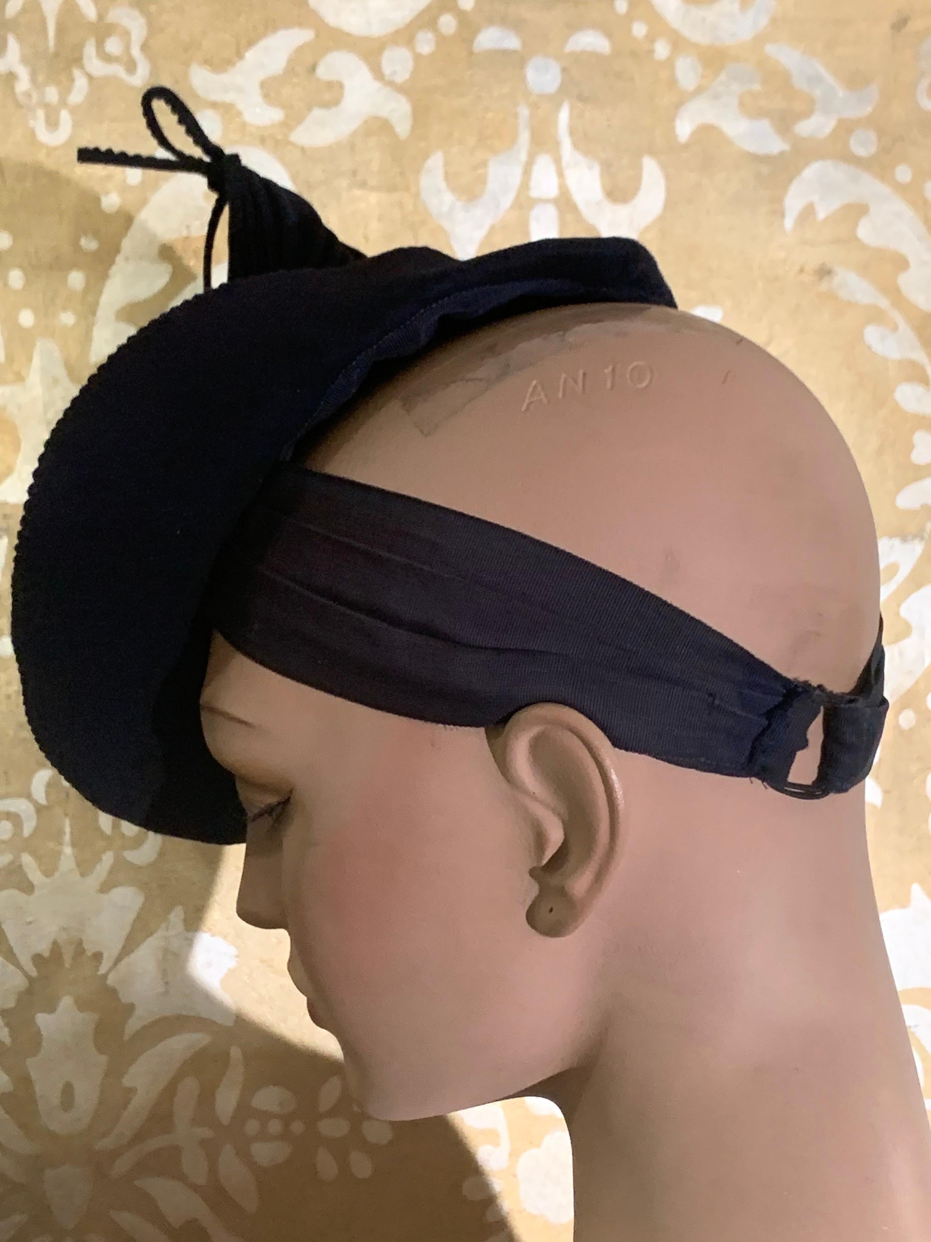 1940s Navy Hattie Carnegie Wool Peaked Spiral Toy Tilt Hat 1