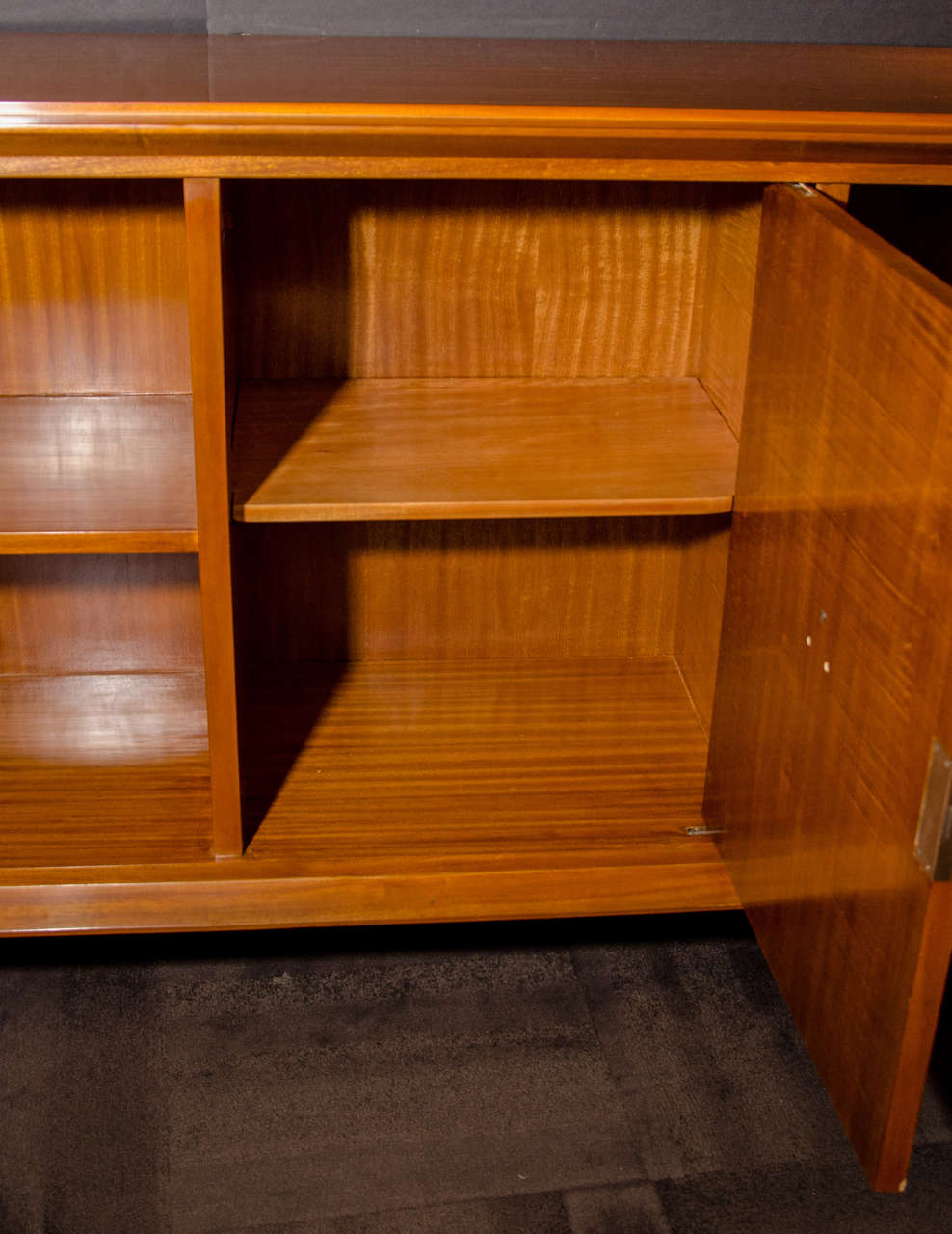 Buffet néoclassique des années 1940 en acajou cubain de Pierre Lardin, France en vente 2