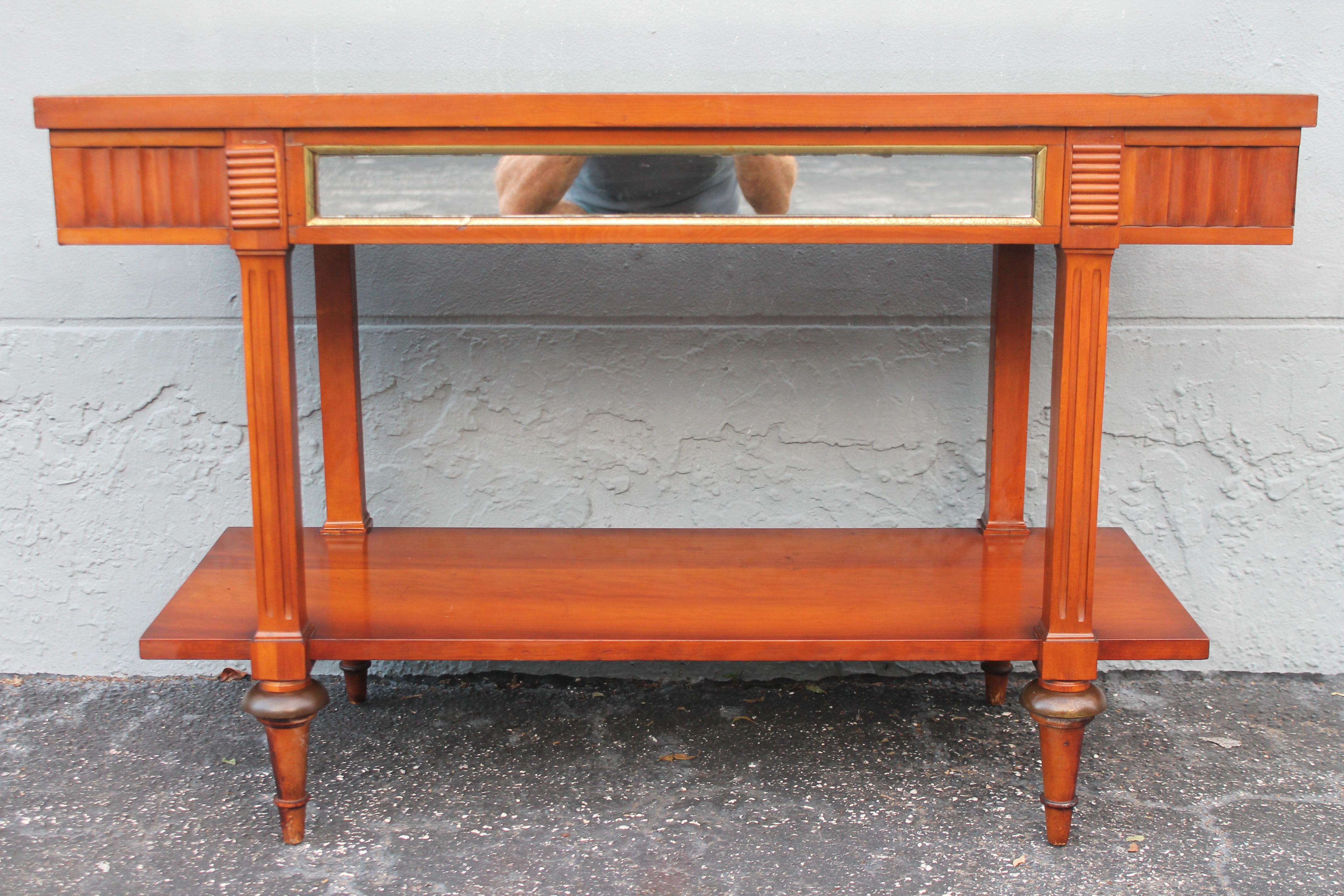 1940's Neoclassical style/ Hollywood Regency Walnut w/ Mirror Hall Console Table In Good Condition For Sale In Opa Locka, FL