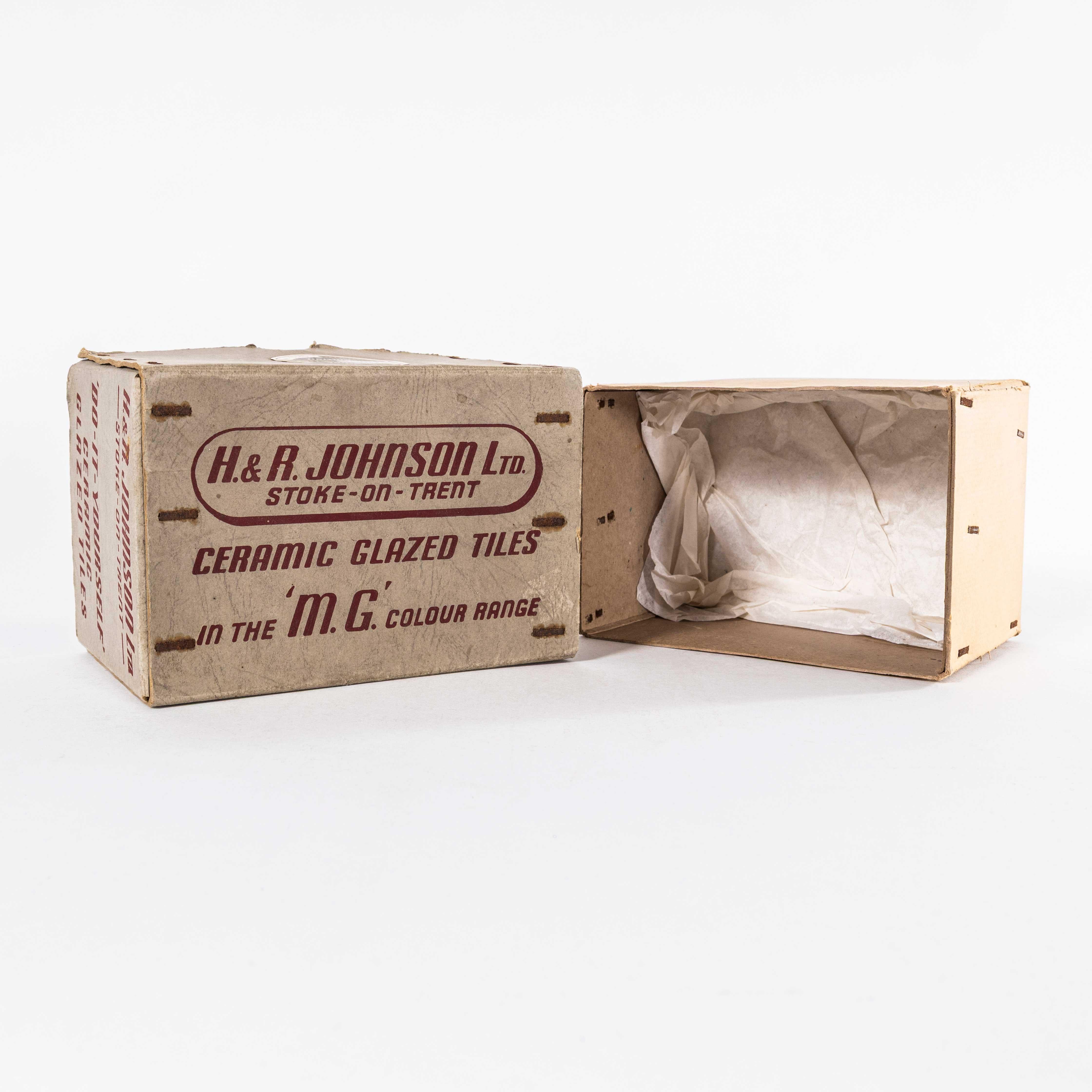 1940's New Old Stock Card Tile Box - Empty In Good Condition For Sale In Hook, Hampshire