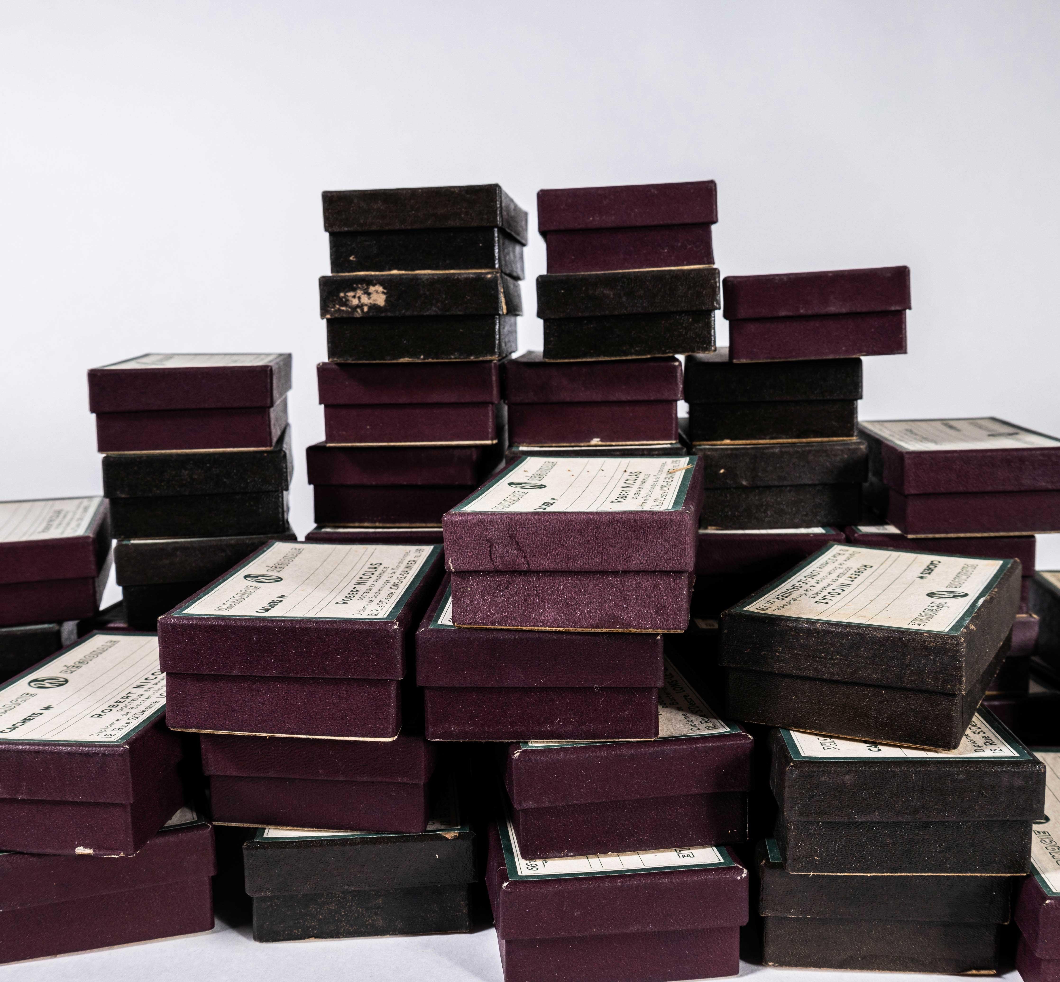 Caja de farmacia New Old Stock de 1940 - Gran cantidad disponible mediados del siglo XX en venta