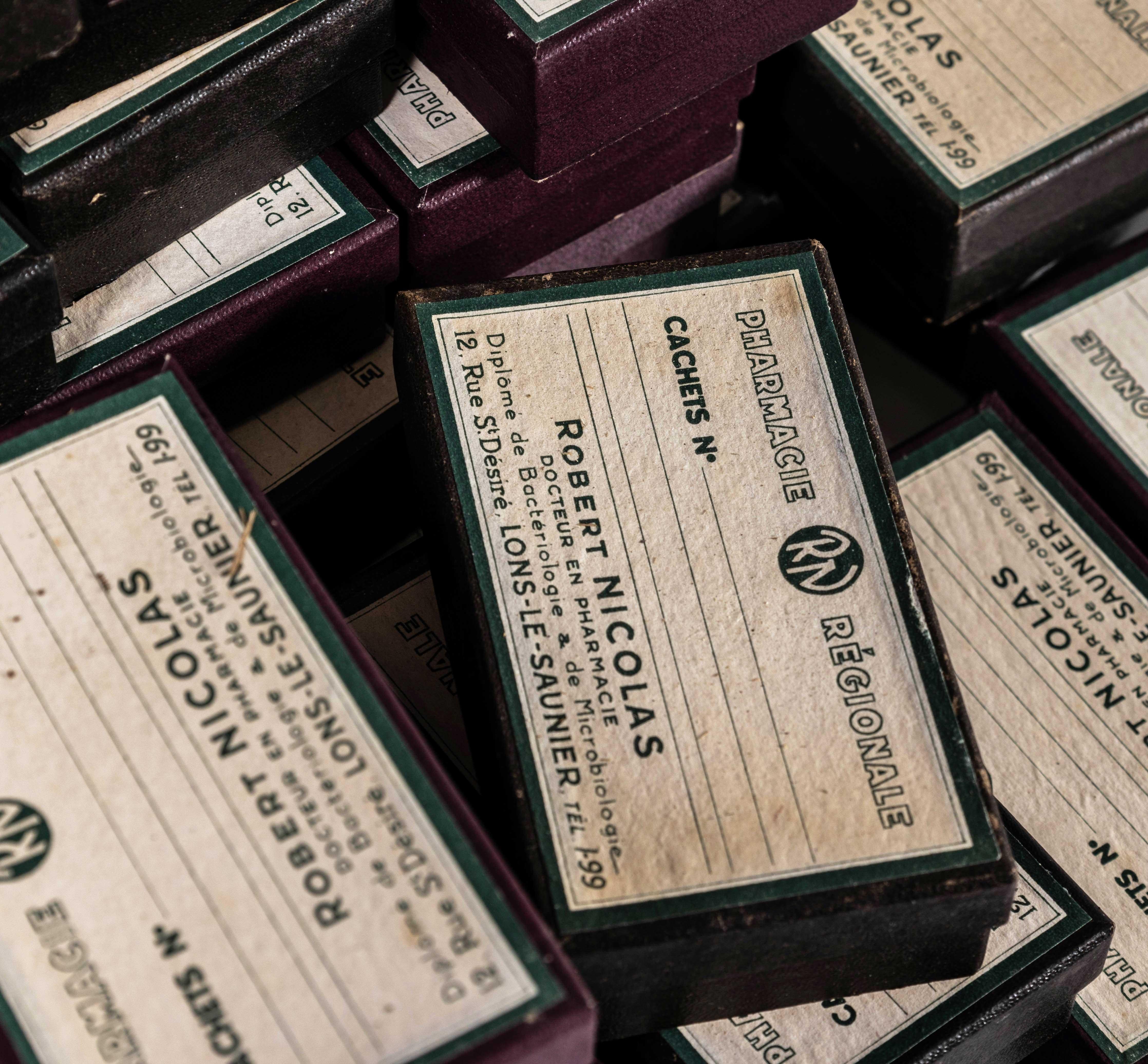 Caja de farmacia New Old Stock de 1940 - Gran cantidad disponible Papel en venta
