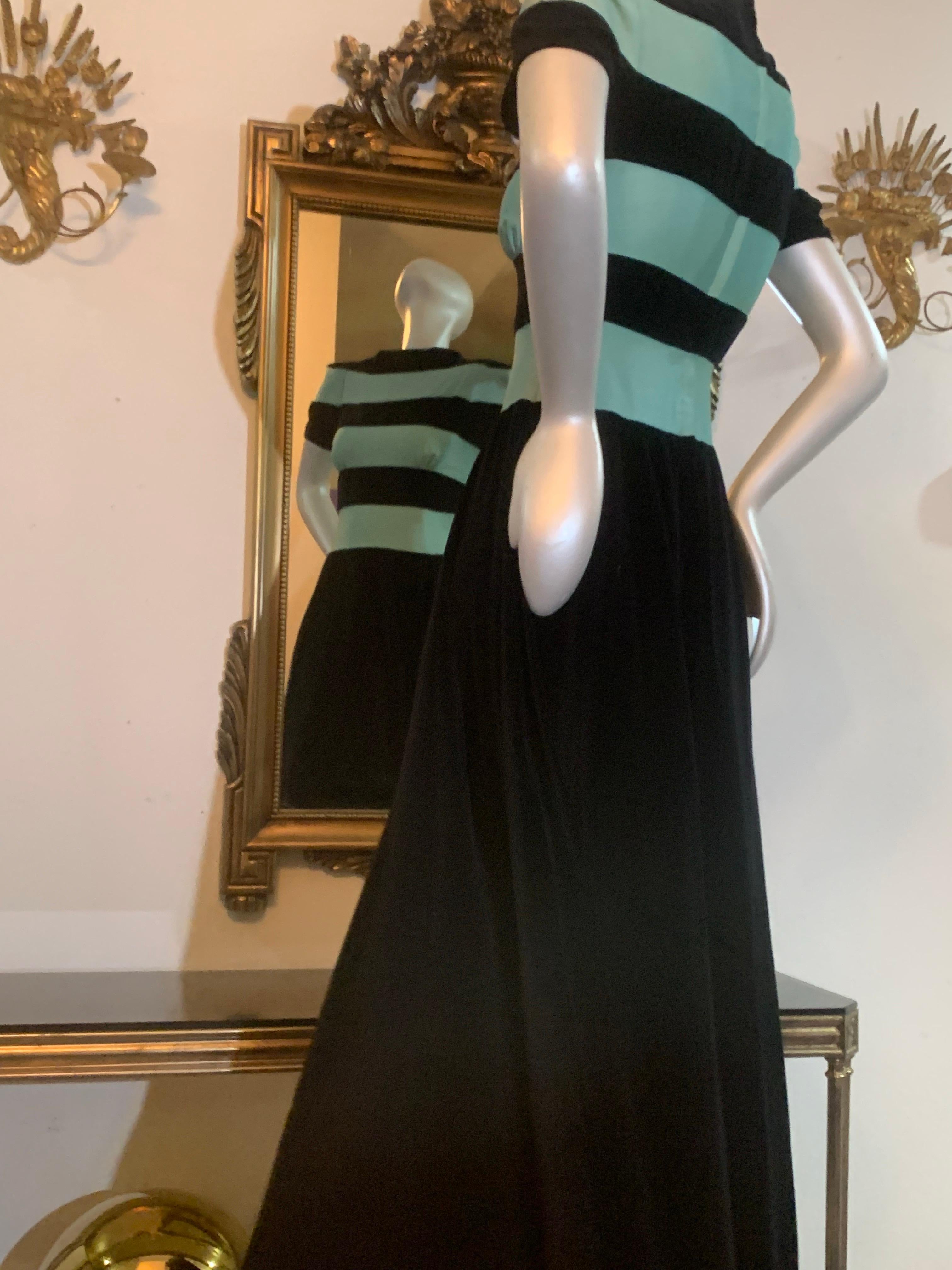 1940s New York Creation Robe à corsage rayé menthe et noir avec épaules structurées en vente 5