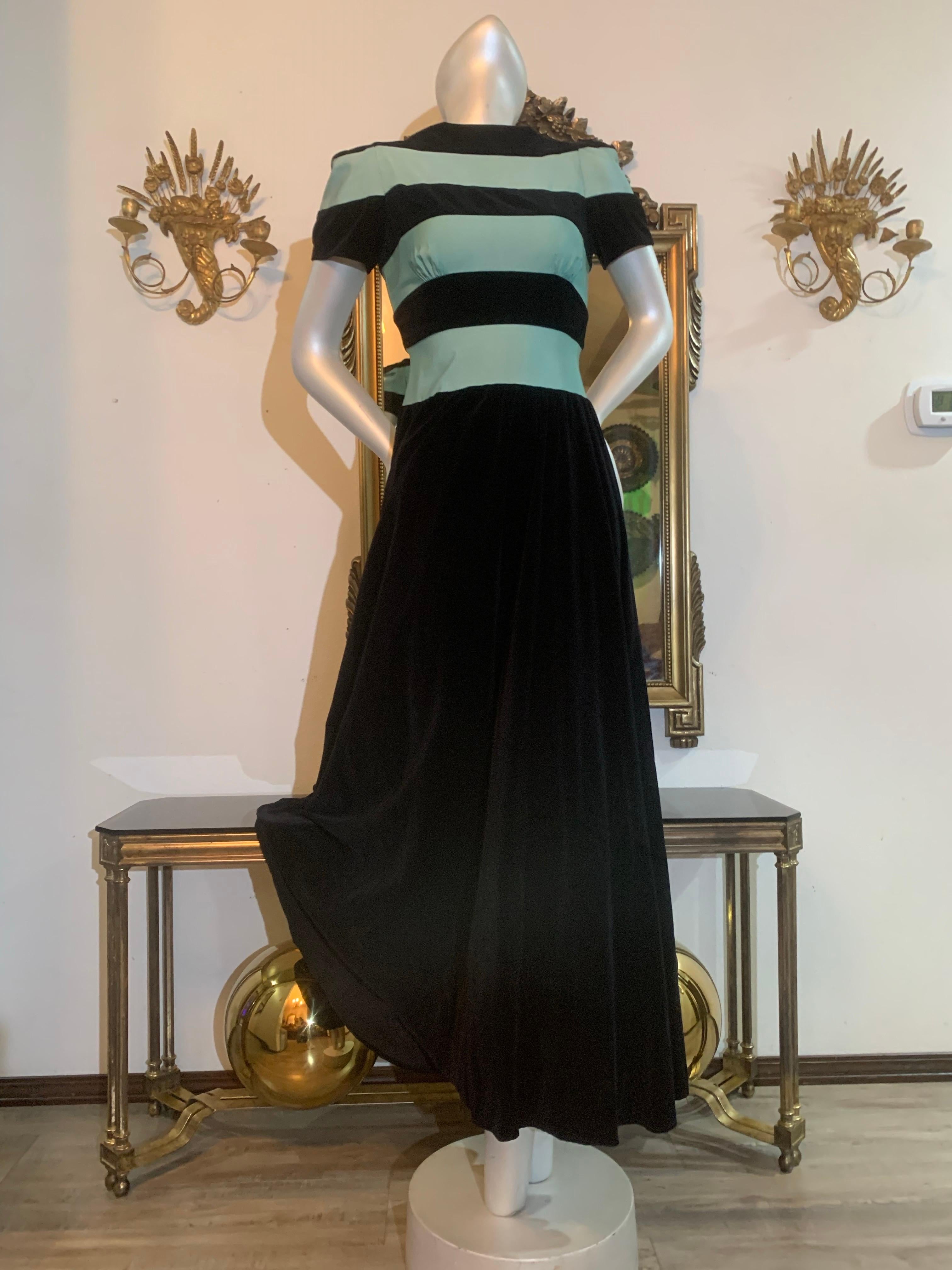 Noir 1940s New York Creation Robe à corsage rayé menthe et noir avec épaules structurées en vente