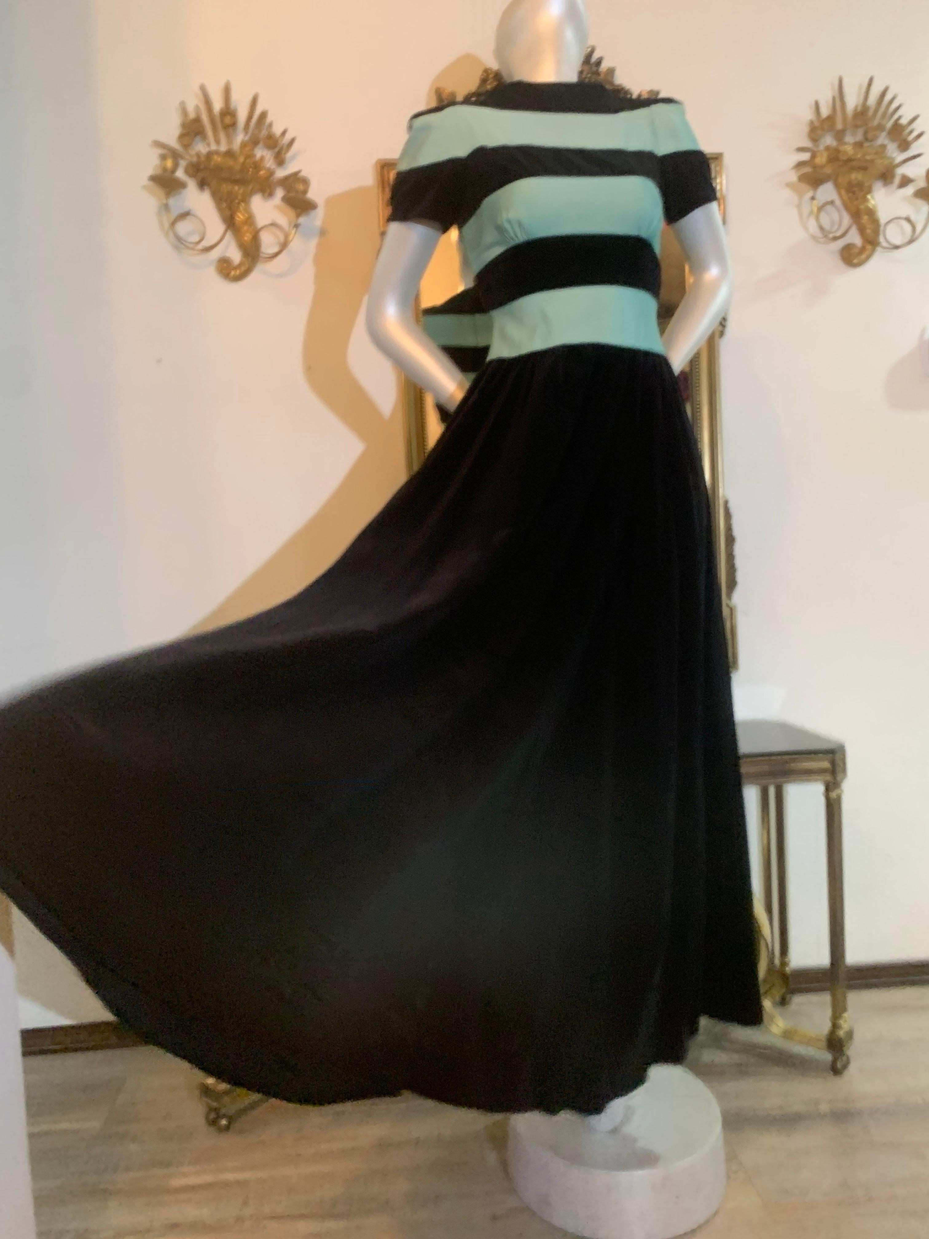 1940s New York Creation Robe à corsage rayé menthe et noir avec épaules structurées Pour femmes en vente