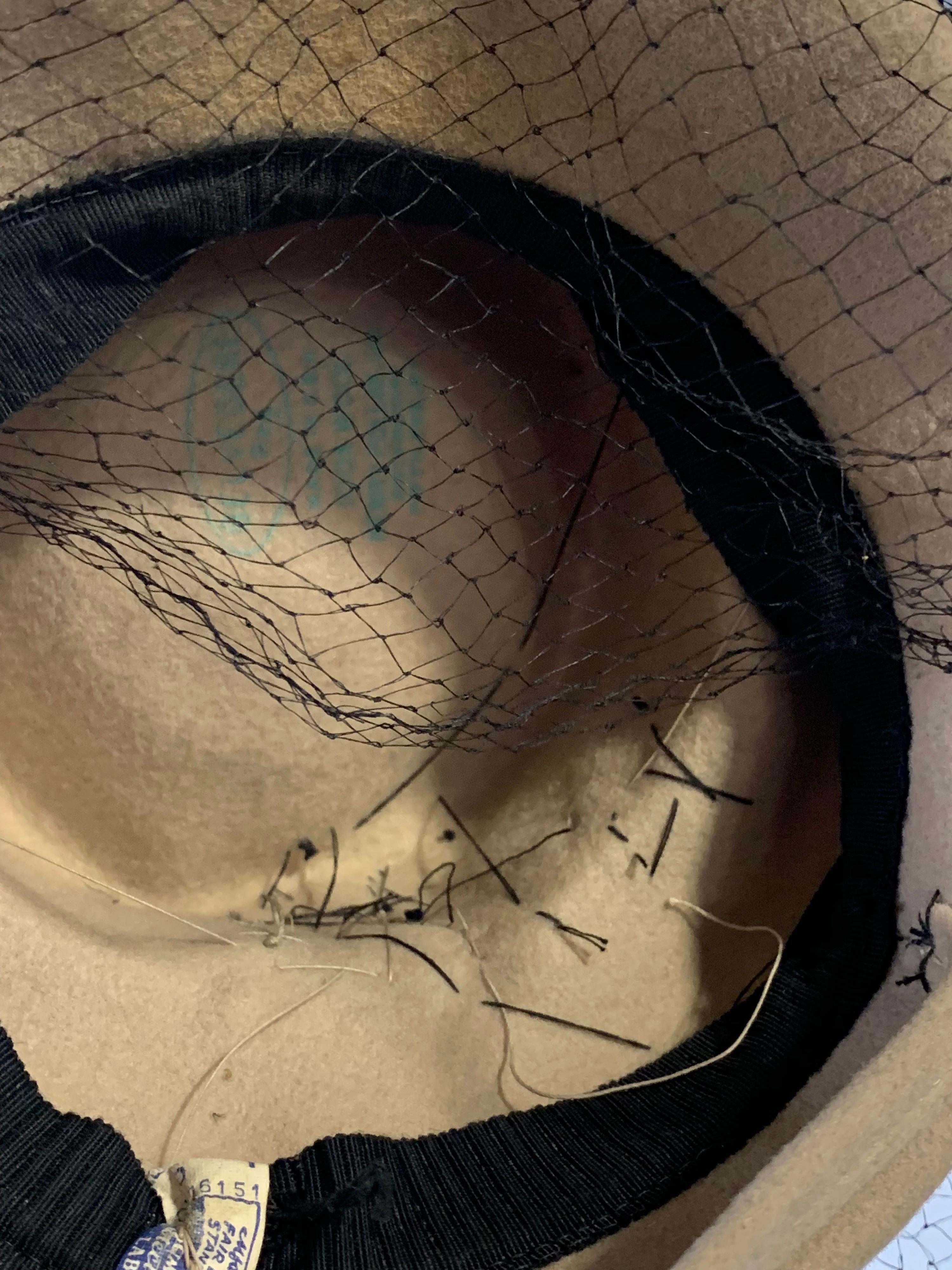 1940s New York Creations Ecru Wool Tilt Top Hat W/ Feathers Sequins & Veil For Sale 6