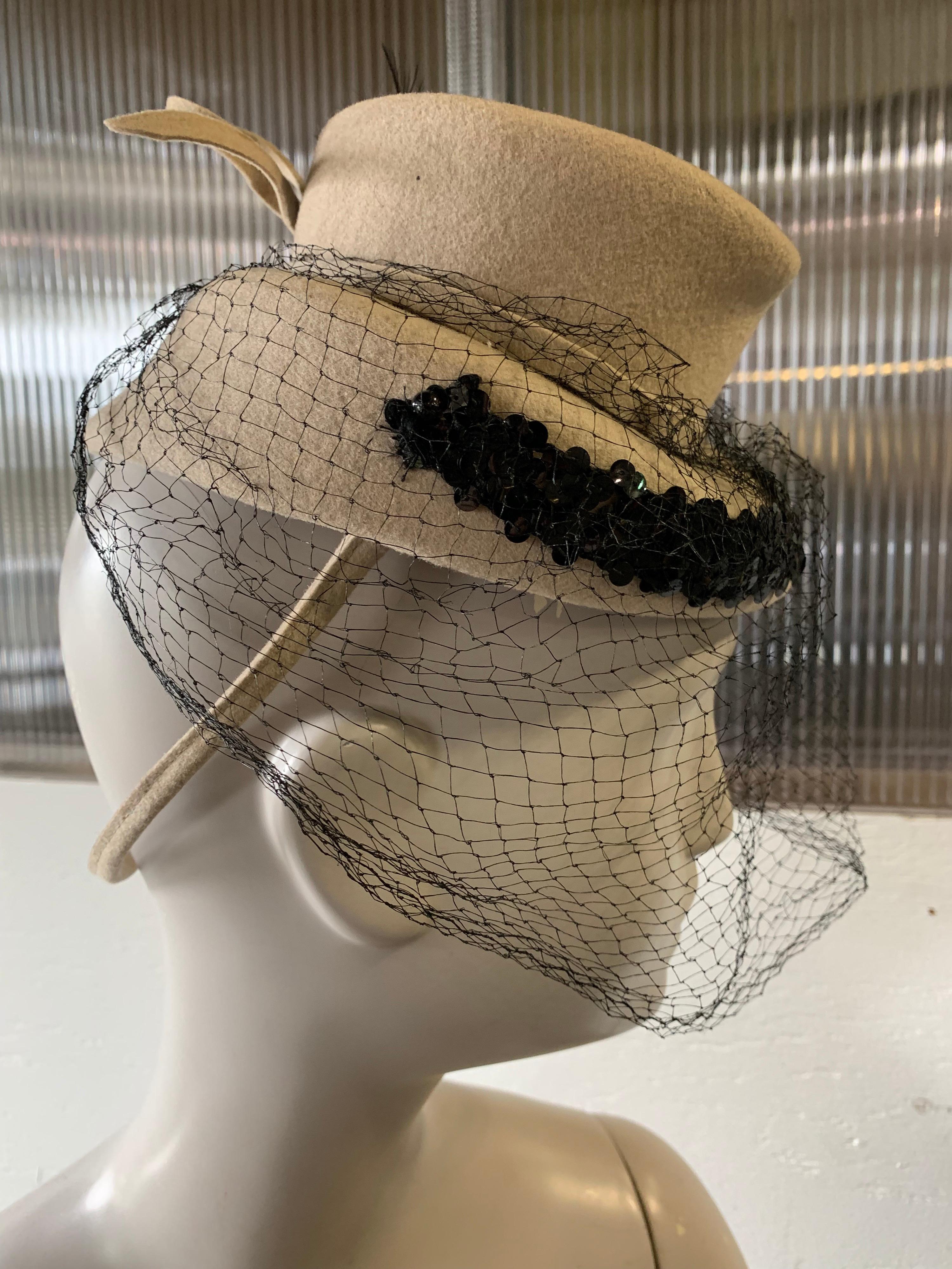 1940s New York Creations Ecru Wool Tilt Top Hat W/ Feathers Sequins & Veil In Excellent Condition For Sale In Gresham, OR
