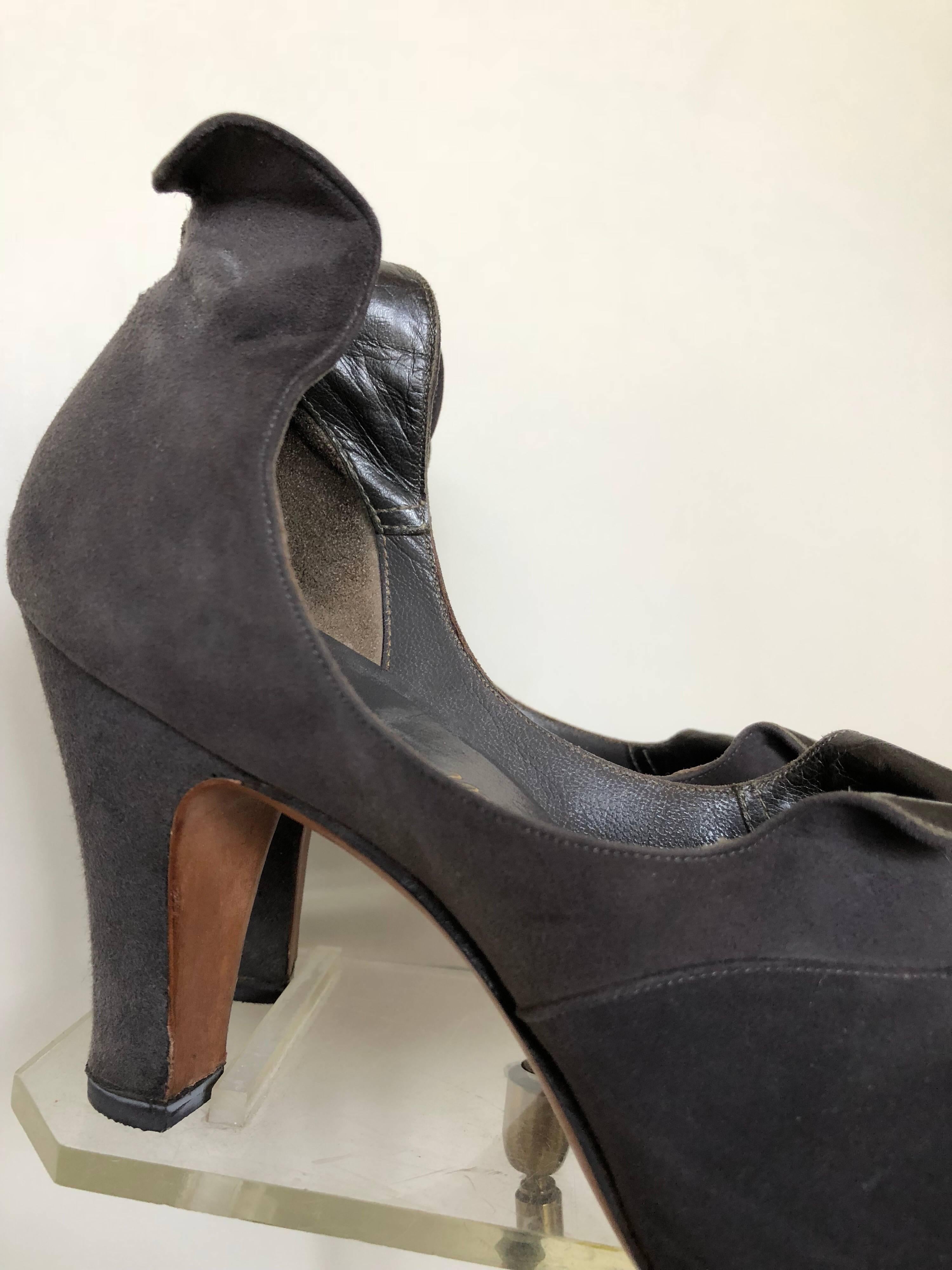 Women's Nicholas Ungar Suede D'Orsay Shoes With Sculptural Rolled Tab Design, 1940s For Sale