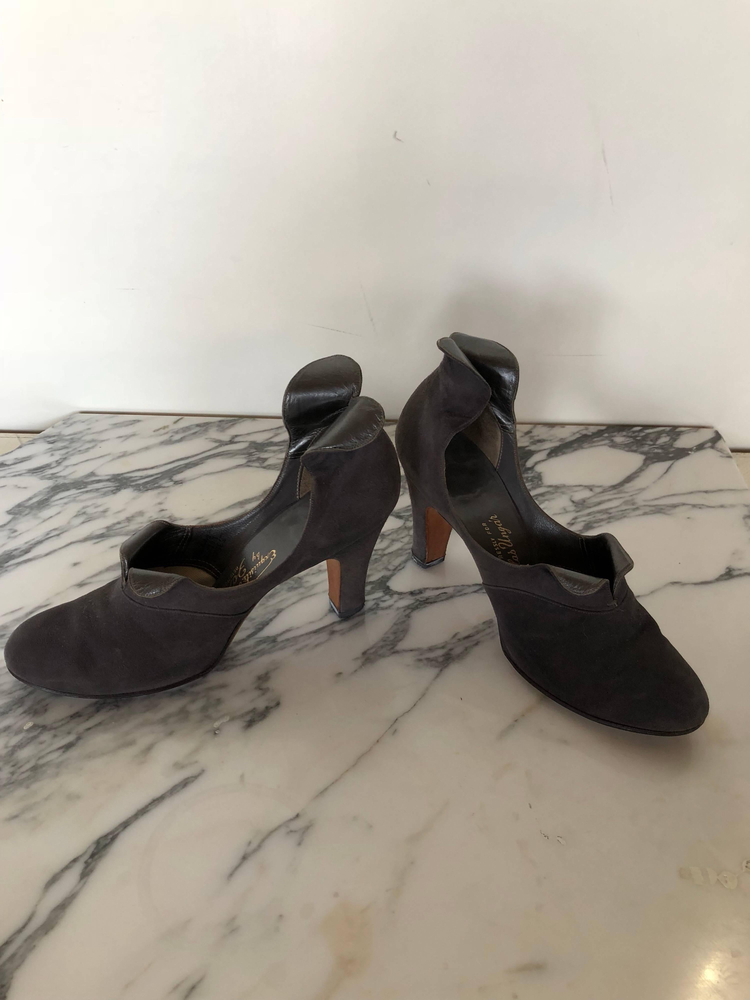 Nicholas Ungar Suede D'Orsay Shoes With Sculptural Rolled Tab Design, 1940s For Sale 1