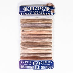 1940er Ninon Standard Zwölf Farbkartenfaden in zwölf Farben – neu, auf Lager – Set von zehn Farben