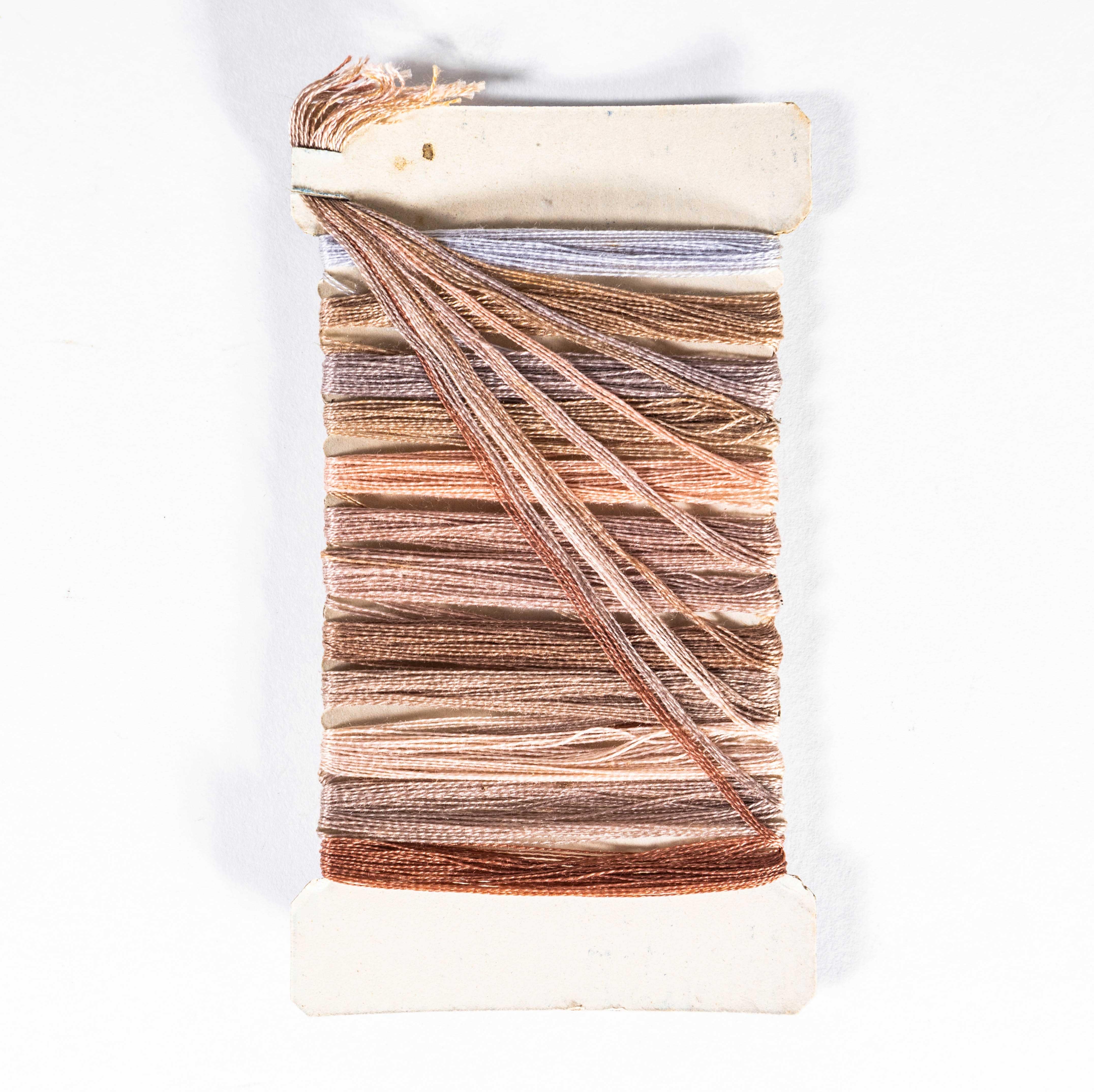 1940's Ninon Standard Twelve Colour Card Thread - New Old Stock - Set Of Ten In Good Condition For Sale In Hook, Hampshire