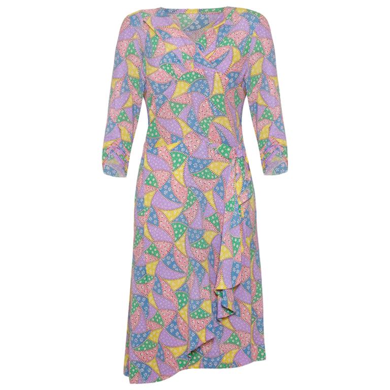 1940s Novelty Print Colouful Rayon Patchwork Dress For Sale