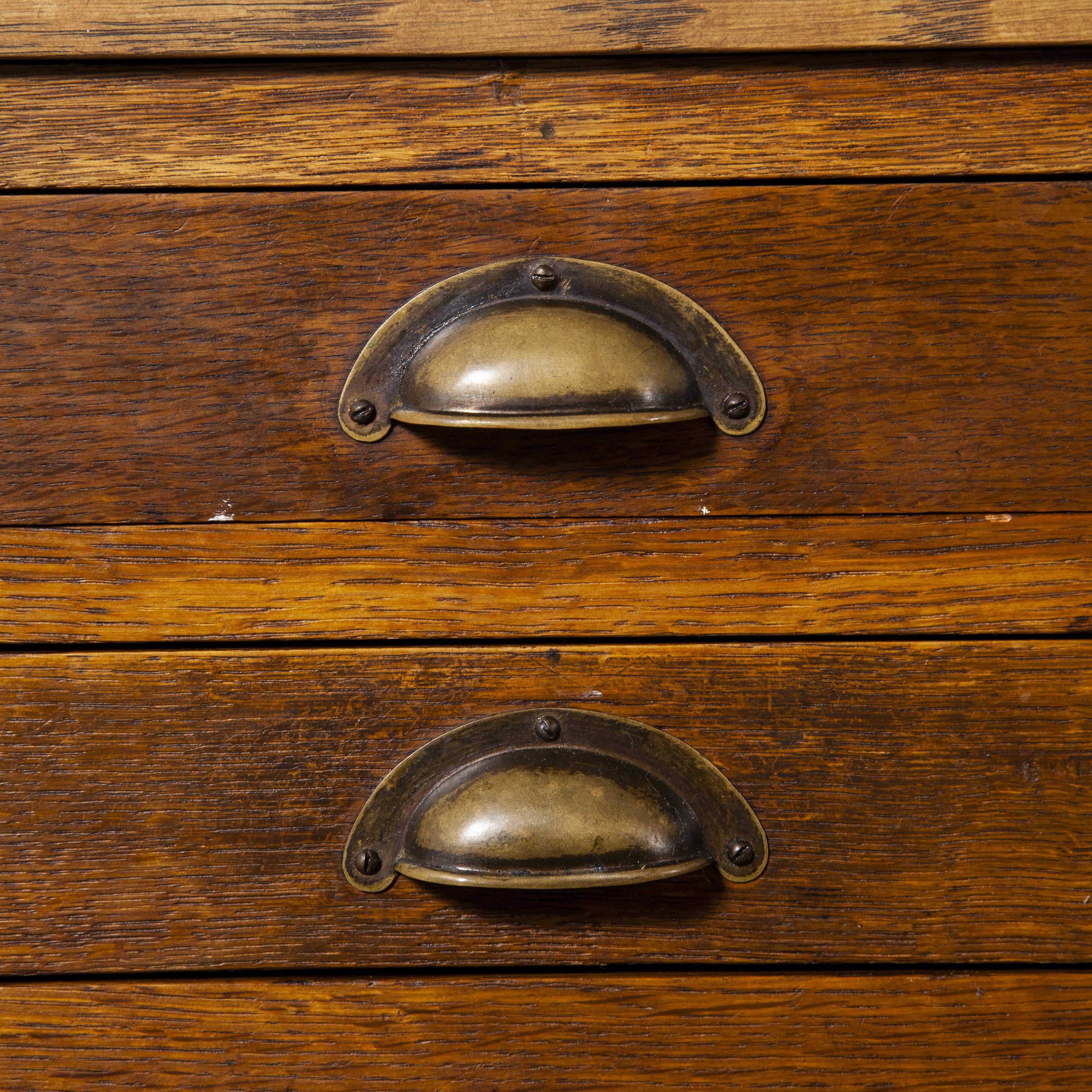 1940s Oak Low Multidrawer Apothercary Chest of Drawers, Eighteen Drawers In Good Condition In Hook, Hampshire