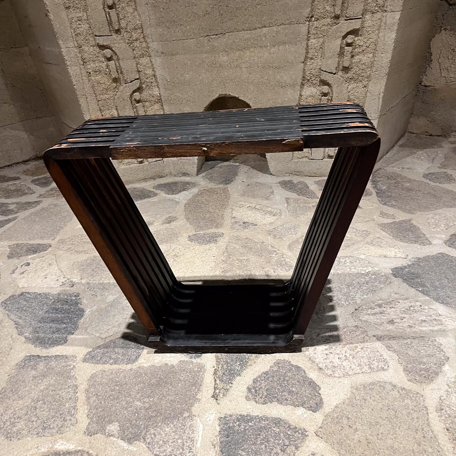 Rustic Mahogany Table circa 1940s
modern form
21.75 h x 26.5 w x 9.75 d
Solid mahogany with miter joints.
Original unrestored vintage condition.
Refer to photos for condition.