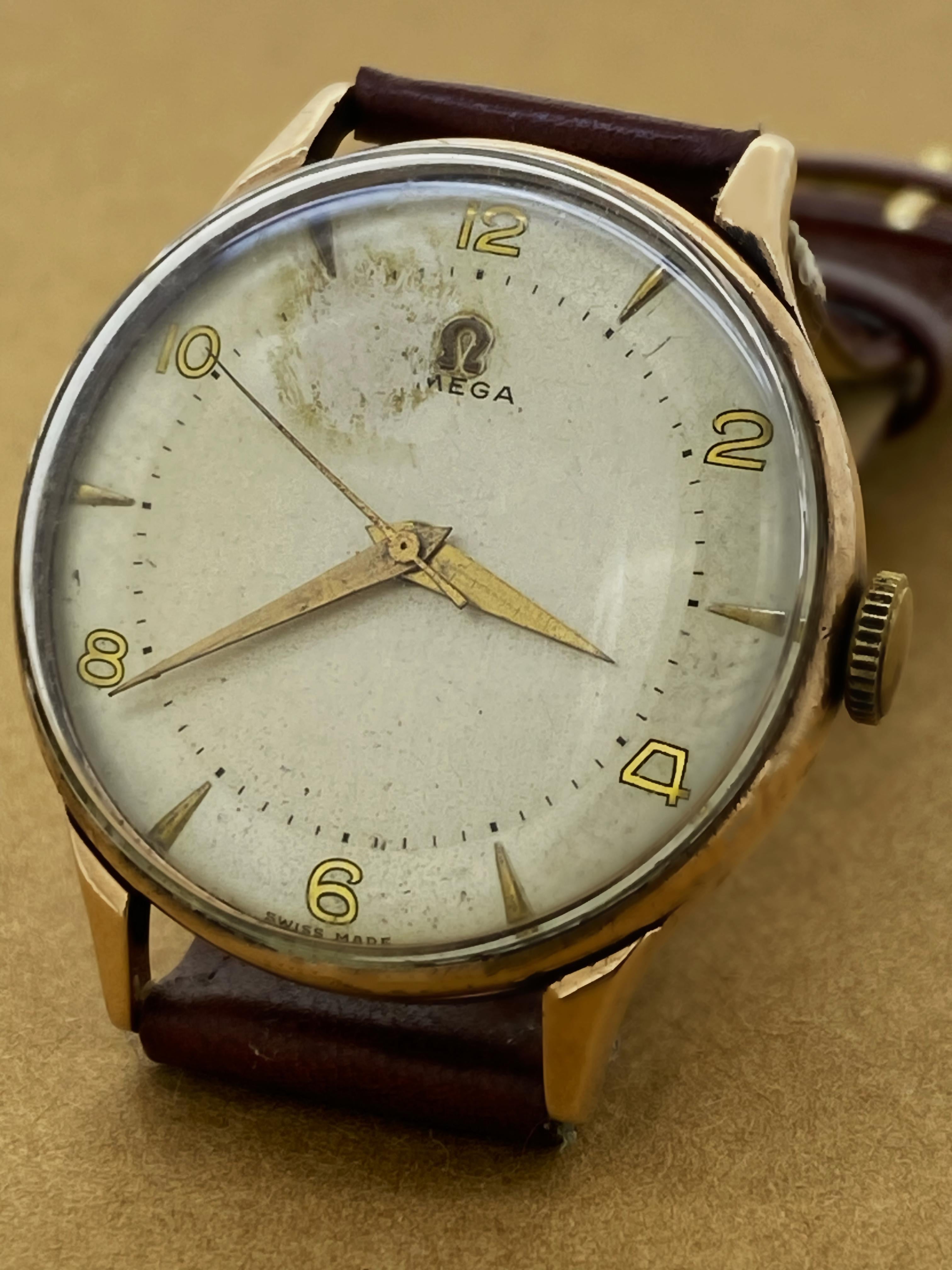 1940's Omega calibre 283 9K Rose Gold Manual 17j Extra Large 37mm Gents' Watch In Excellent Condition For Sale In MELBOURNE, AU