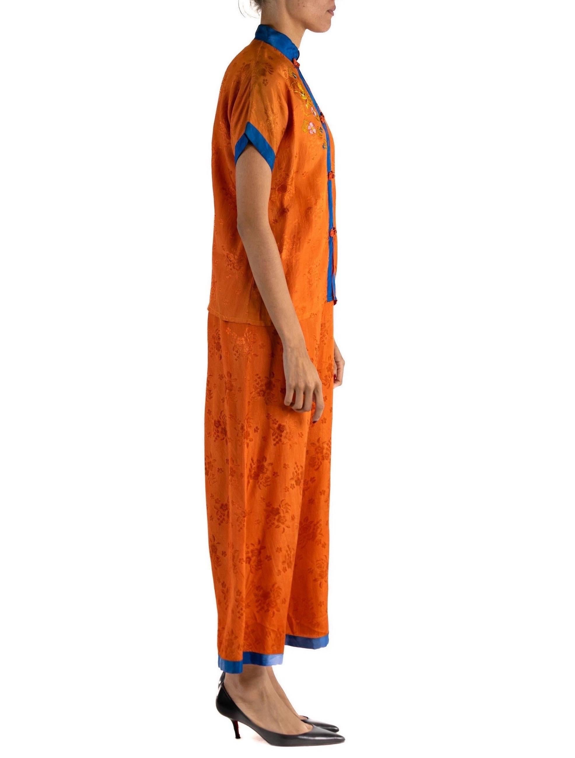 Pajamas en jacquard de soie orange et bleu des années 1940  Broderie en vente 1