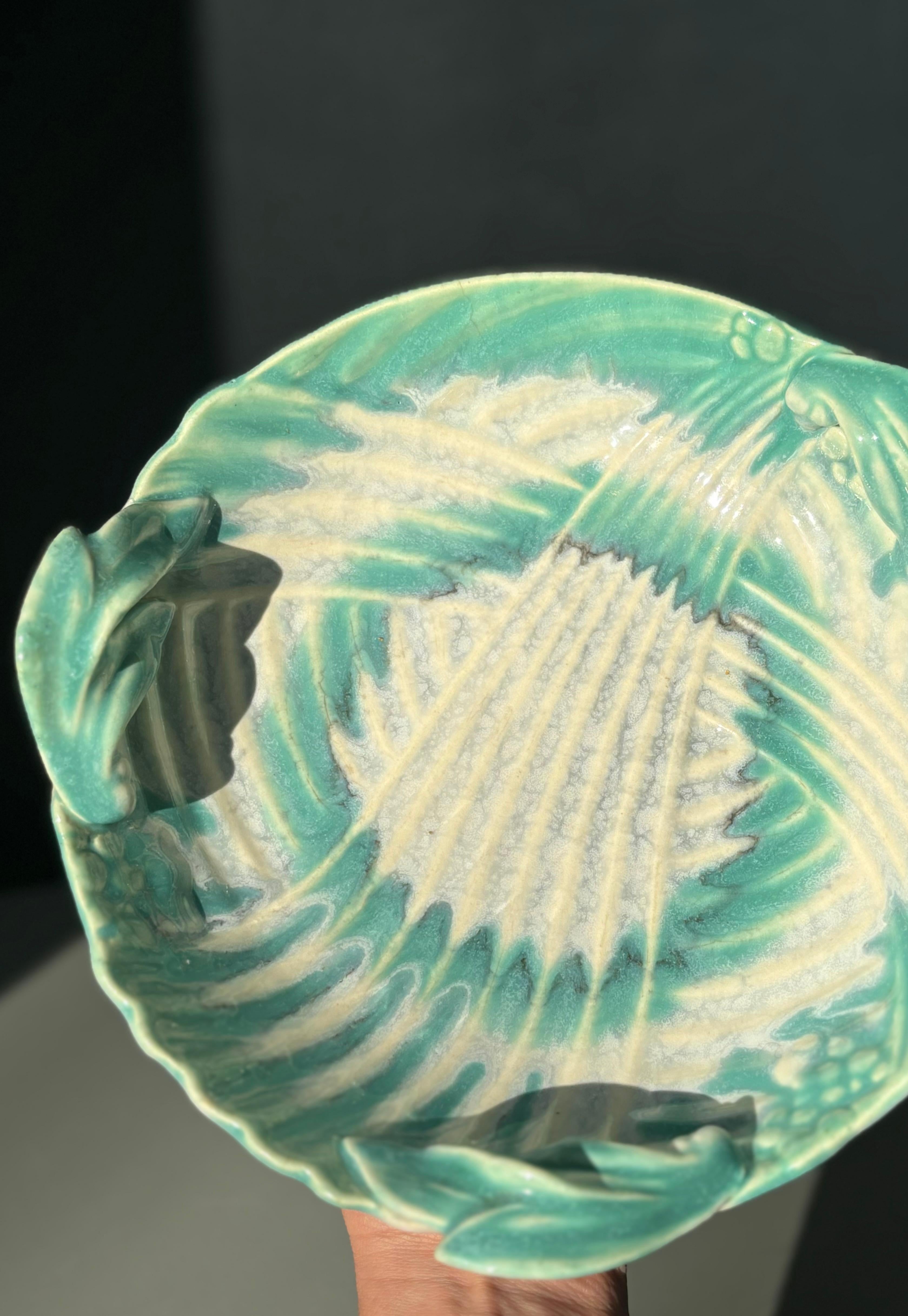 Art nouveau 1940s Organic Art Nouveau Green Leaf Bowl (bol à feuilles vertes) en vente