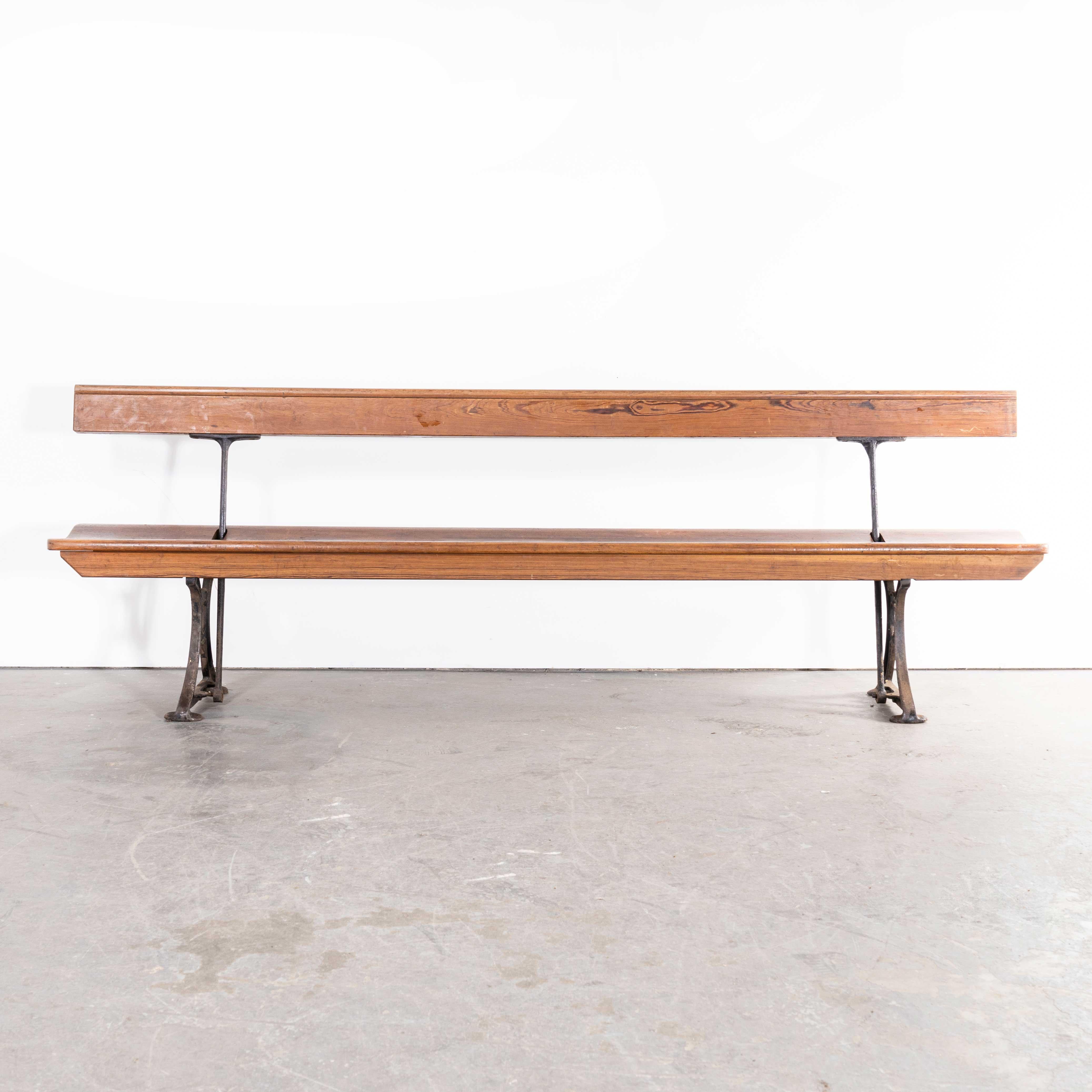1940s Original British Station Benches, Model 2337 In Good Condition In Hook, Hampshire