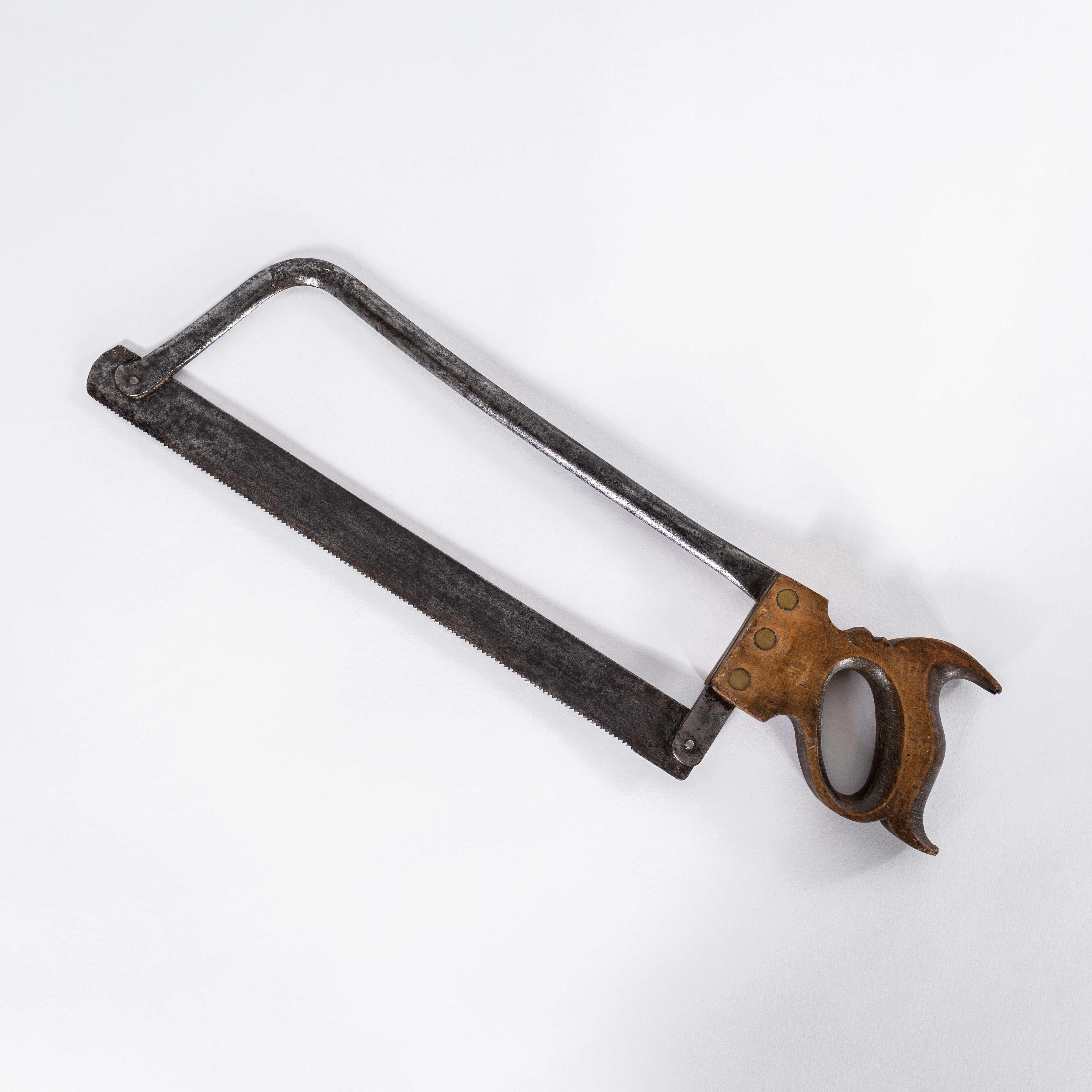1940’s Original Butchers Saw. 
Good quality surviving butchers saw in excellent condition.

Workshop Report:
Our workshop team inspect every product and carry out any needed repairs to ensure that everything leaves us serviced and maintained ready