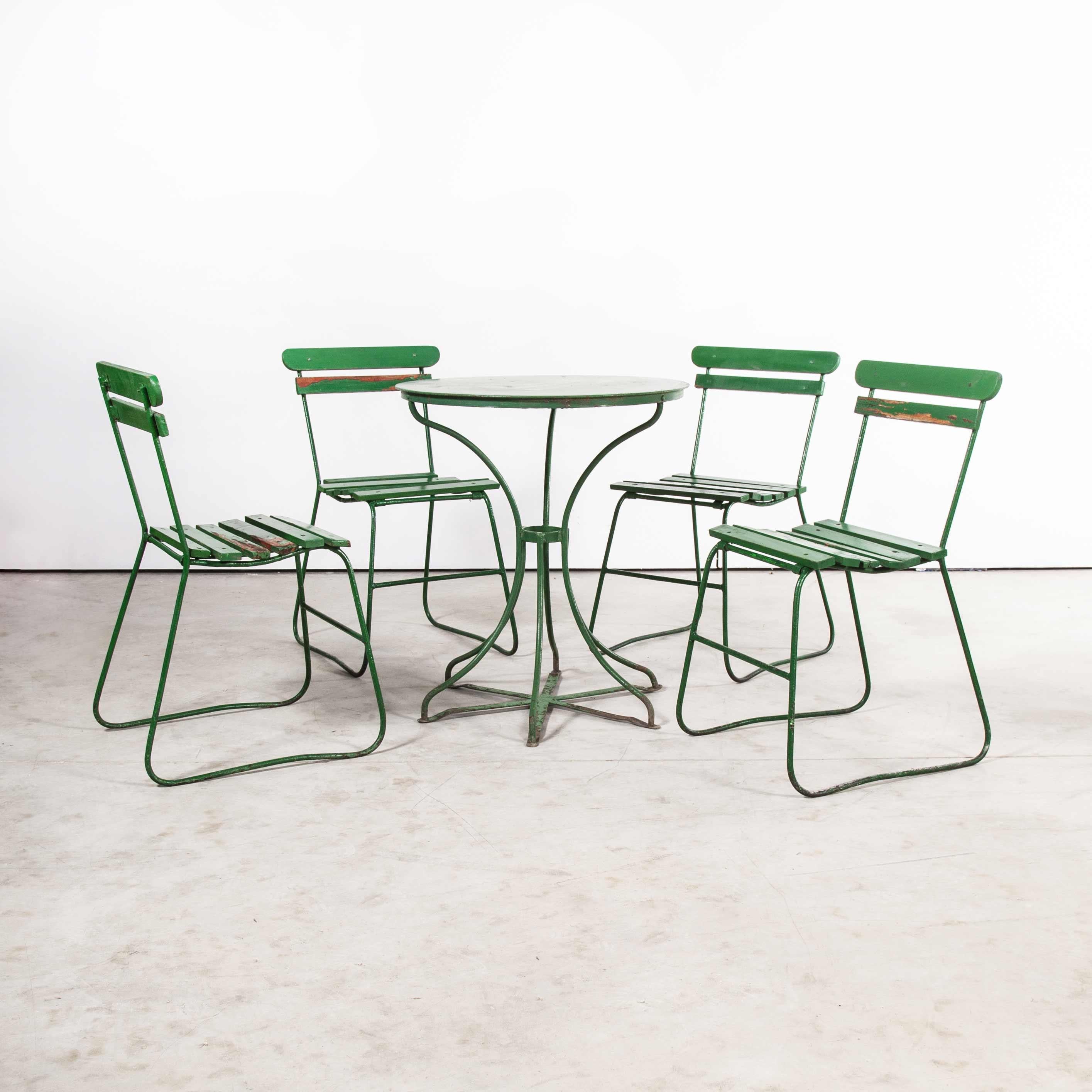 1940's Original French Green Garden Set, Table and Four Chairs 4