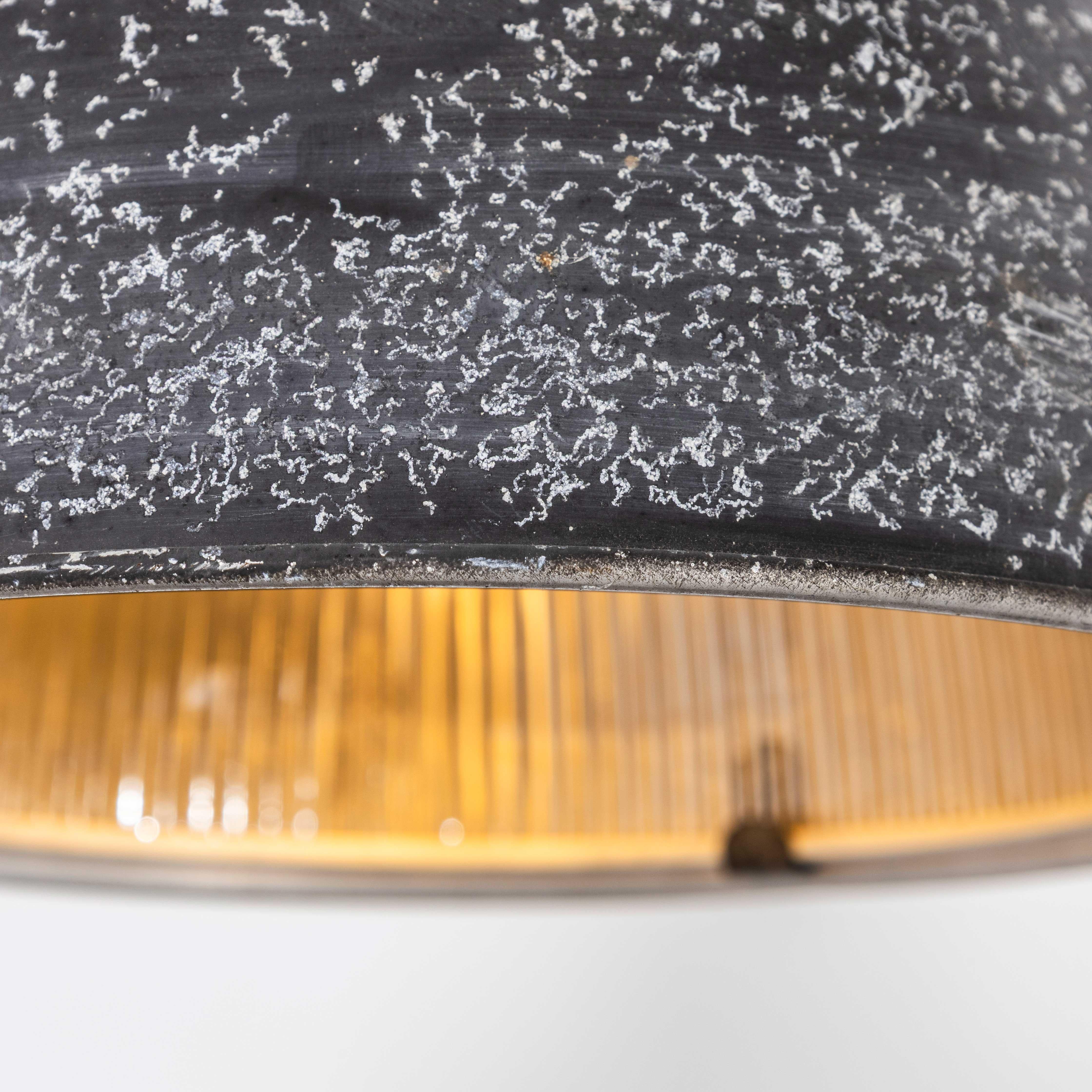 Lampes pendantes prismatiques tachetées en Holophane d'origine des années 1940 en vente 2