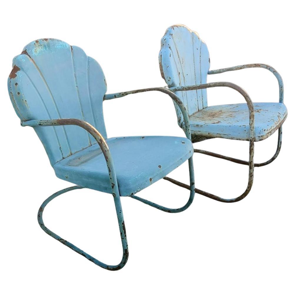1940s Original Iron Clamshell Shellback Patio Lawn Chairs Mid Century Modern  For Sale