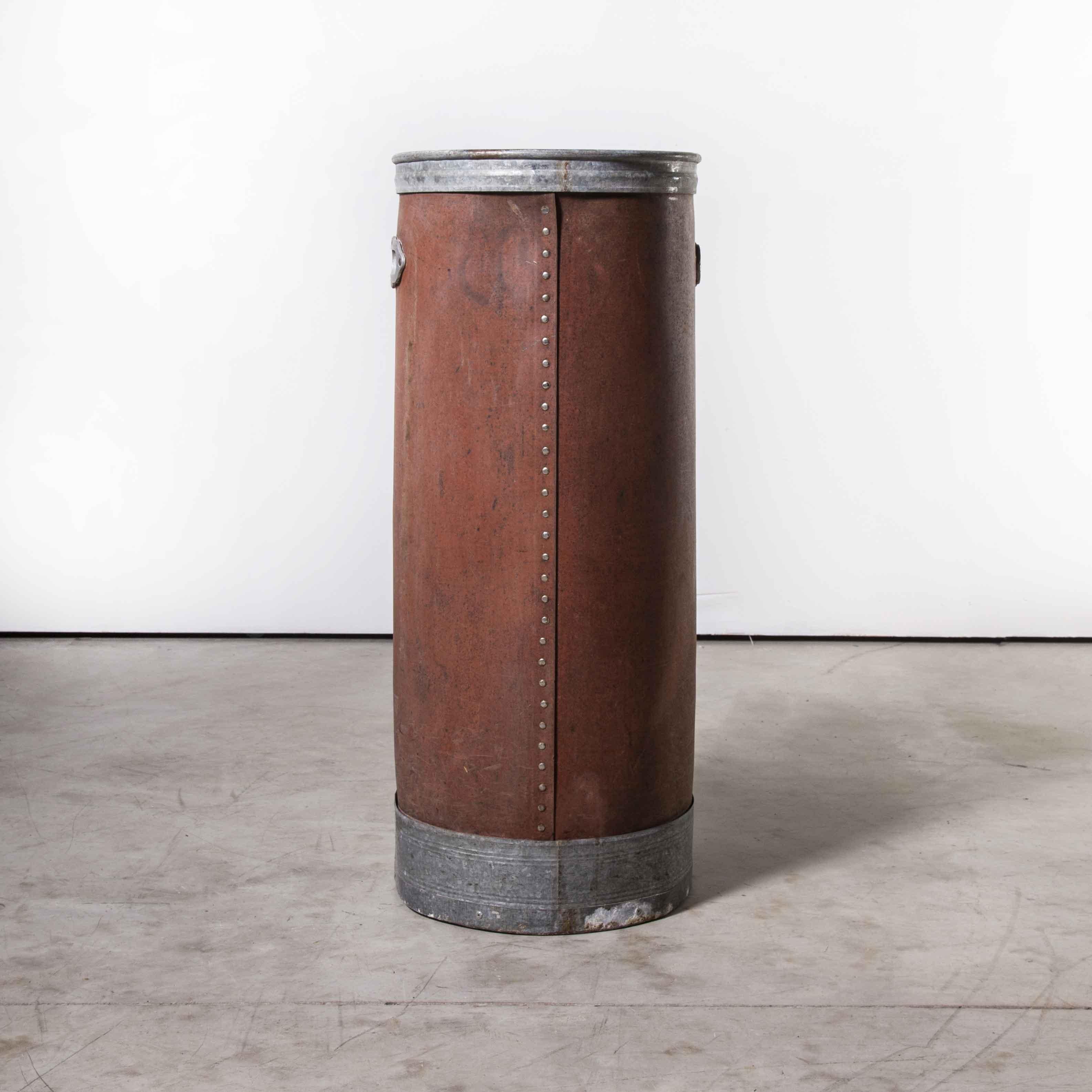 1940's Original Suroy Tall Industrial Storage Cylinder 'Model 1259' For Sale 1