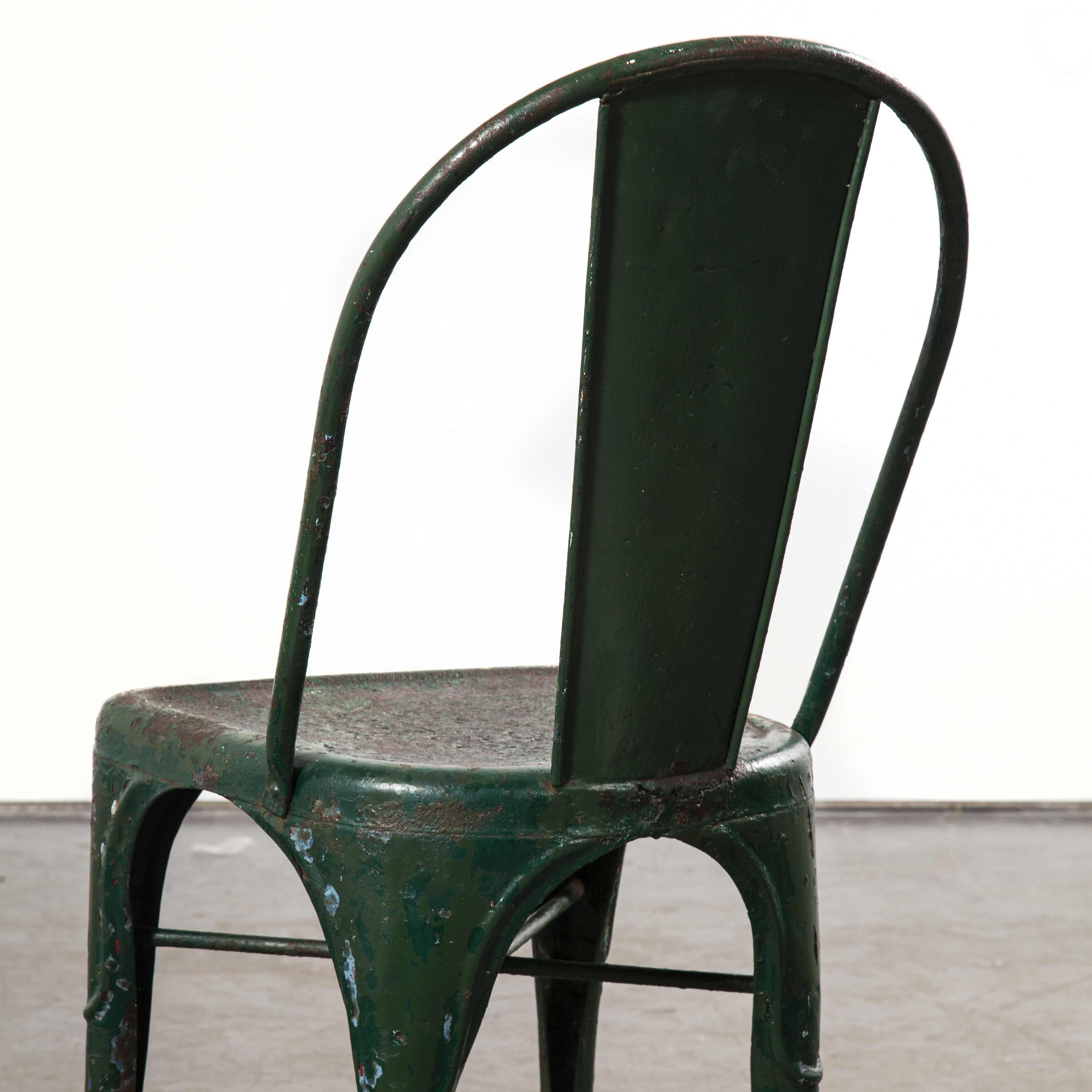 Chaise de salle à manger Tolix des années 1940, modèle A, verte en vente 5