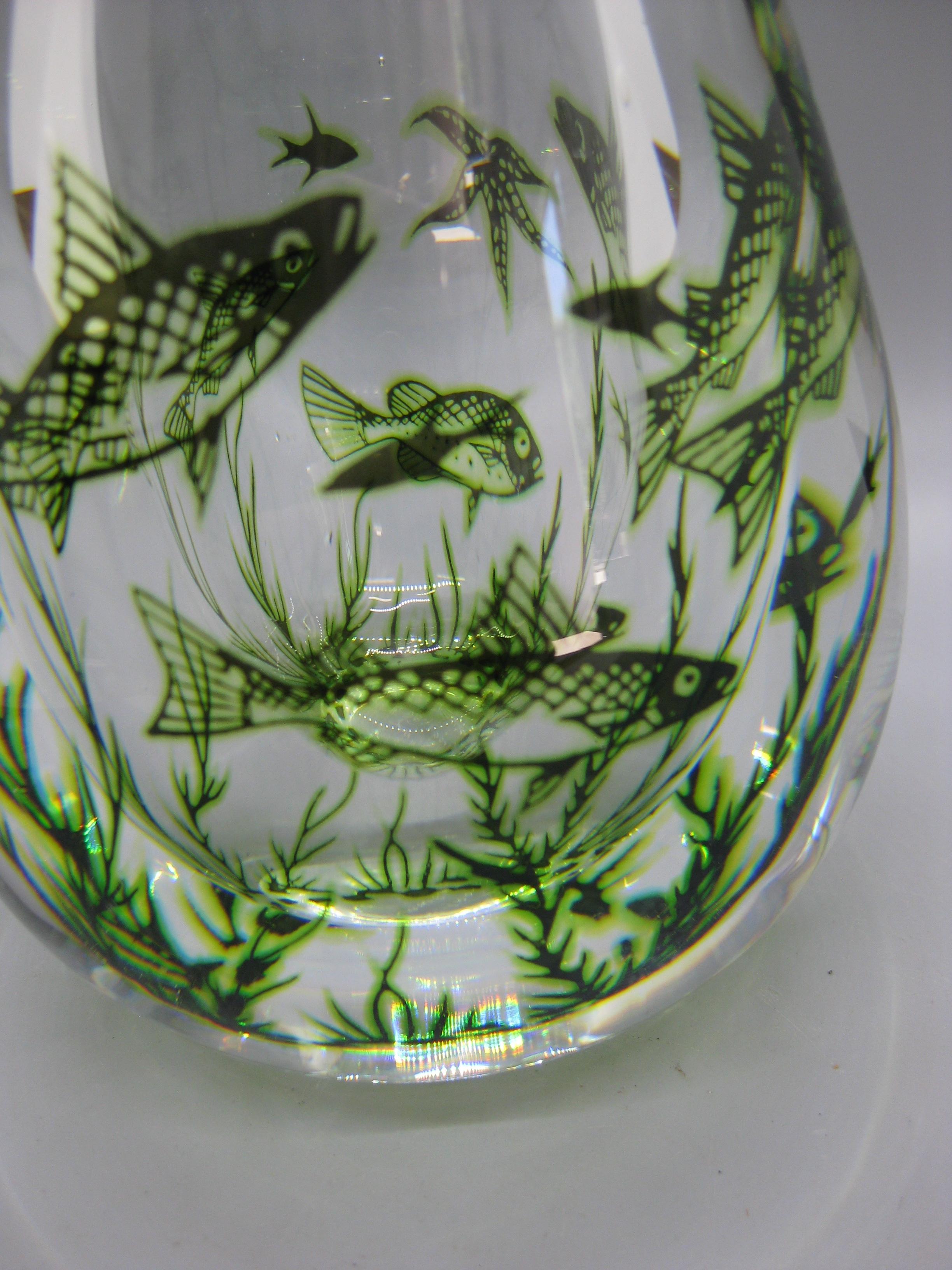Verre d'art Dans les années 1940, Vase en verre d'art Orrefors Edward Hald Graal Fish Sculpture Fabriquée en Suède en vente