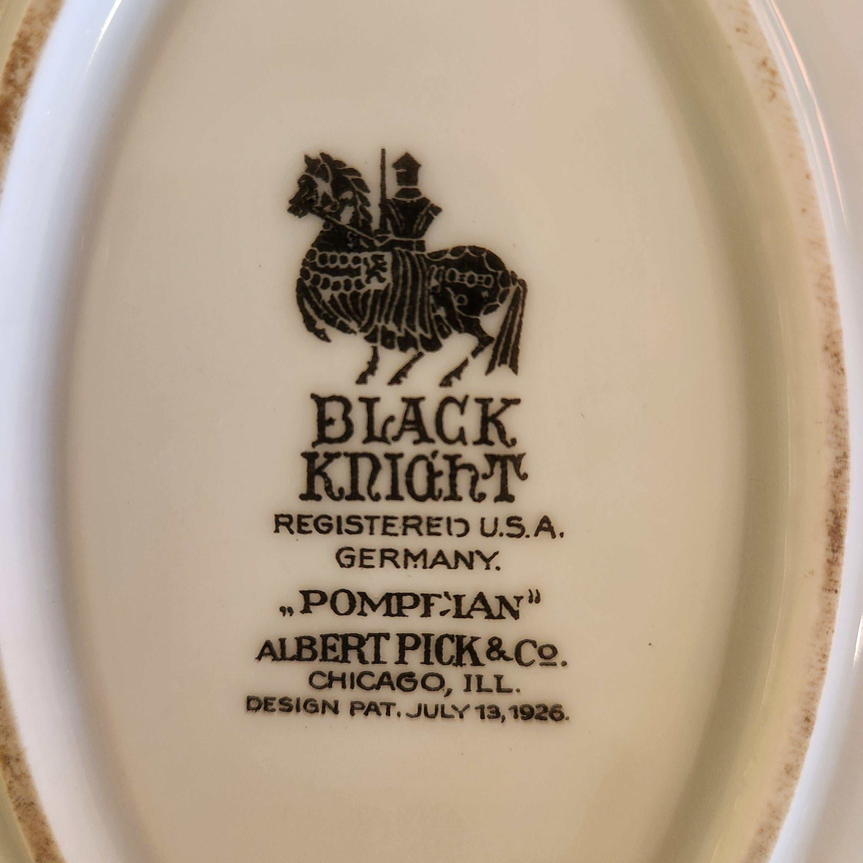 1940s German Serving Platter Pompeian Black Knight Albert Pick For Sale 1
