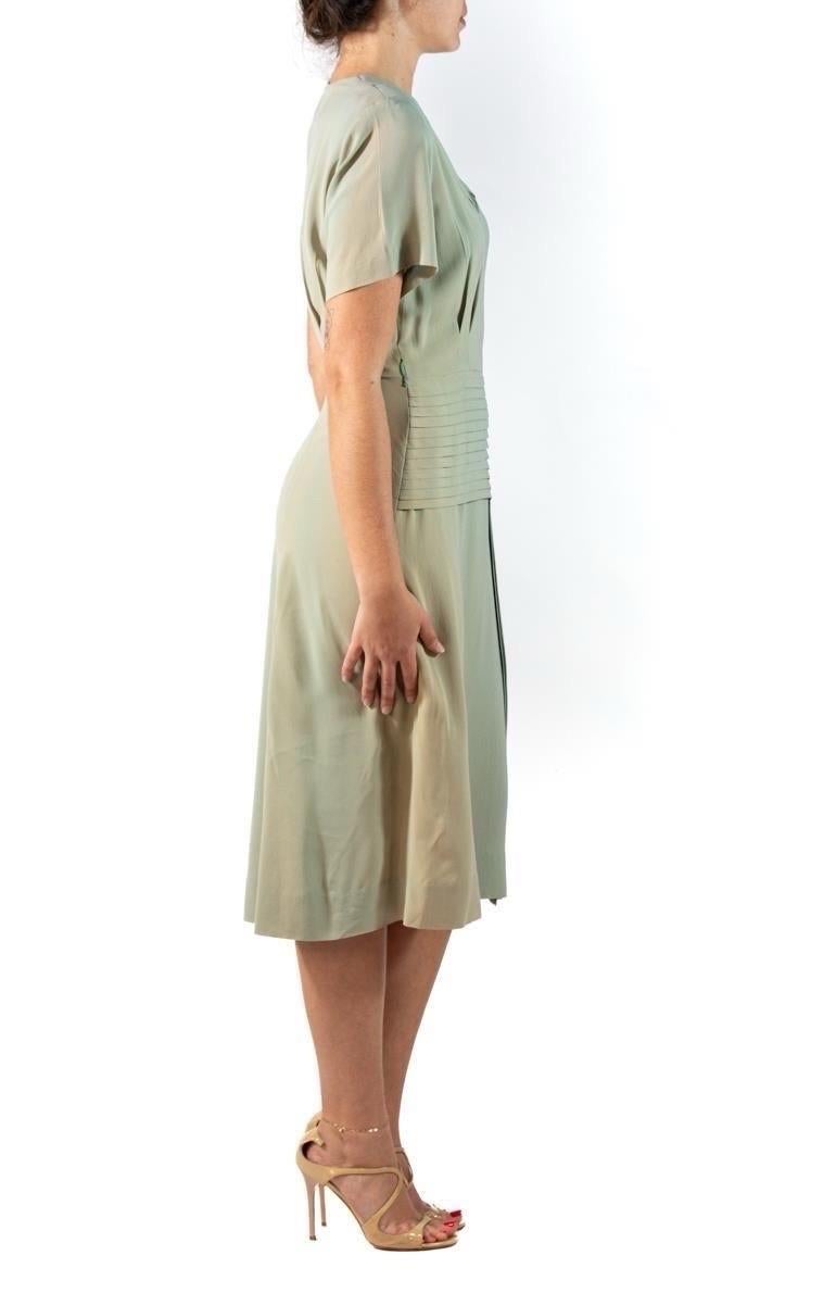 Women's 1940S Oyster Grey Rayon Crepe Dress For Sale