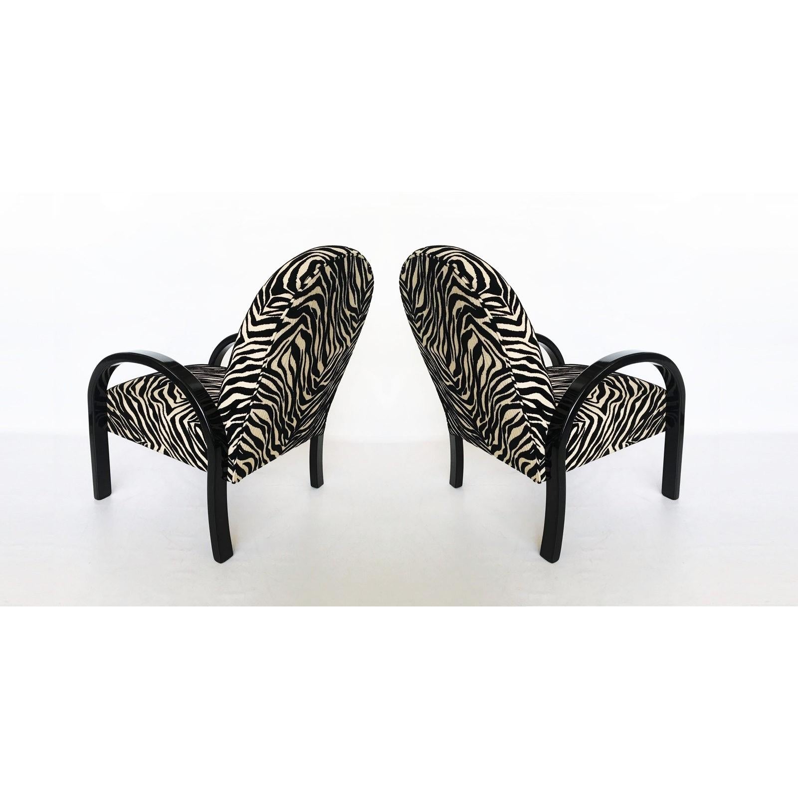 1940er Jahre Paar Art Deco Schwarz lackiert & Zebradruck Lounge Stühle (Art déco) im Angebot