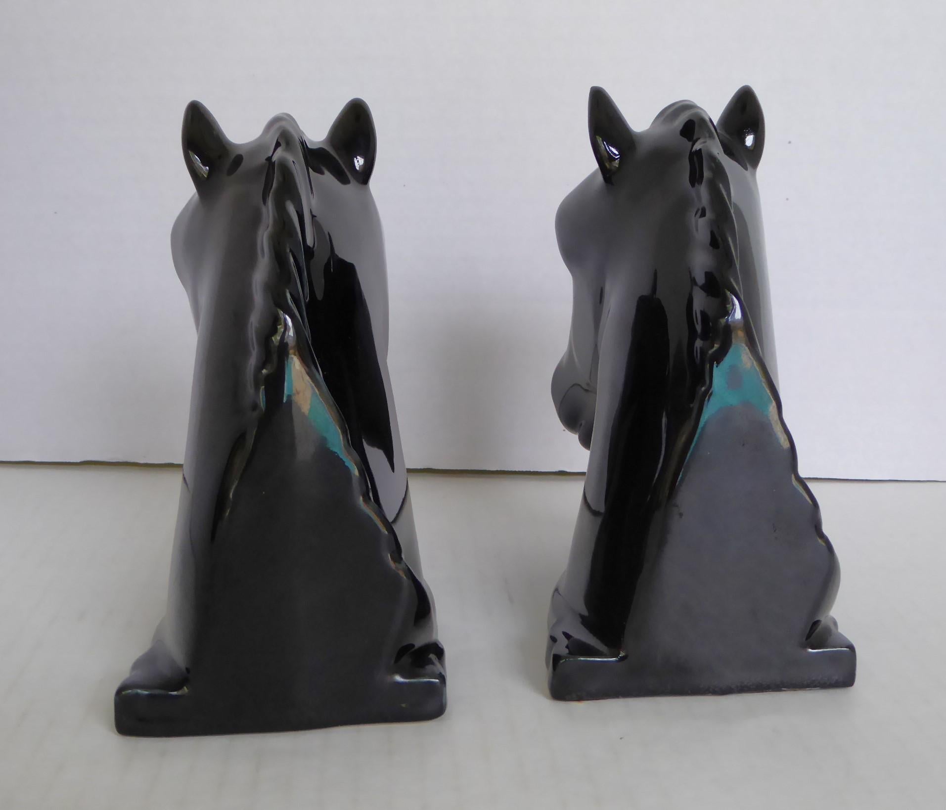 1940s Pair Modern Pottery Black Horse Head Bookends Abingdon Pottery In Good Condition For Sale In Miami, FL