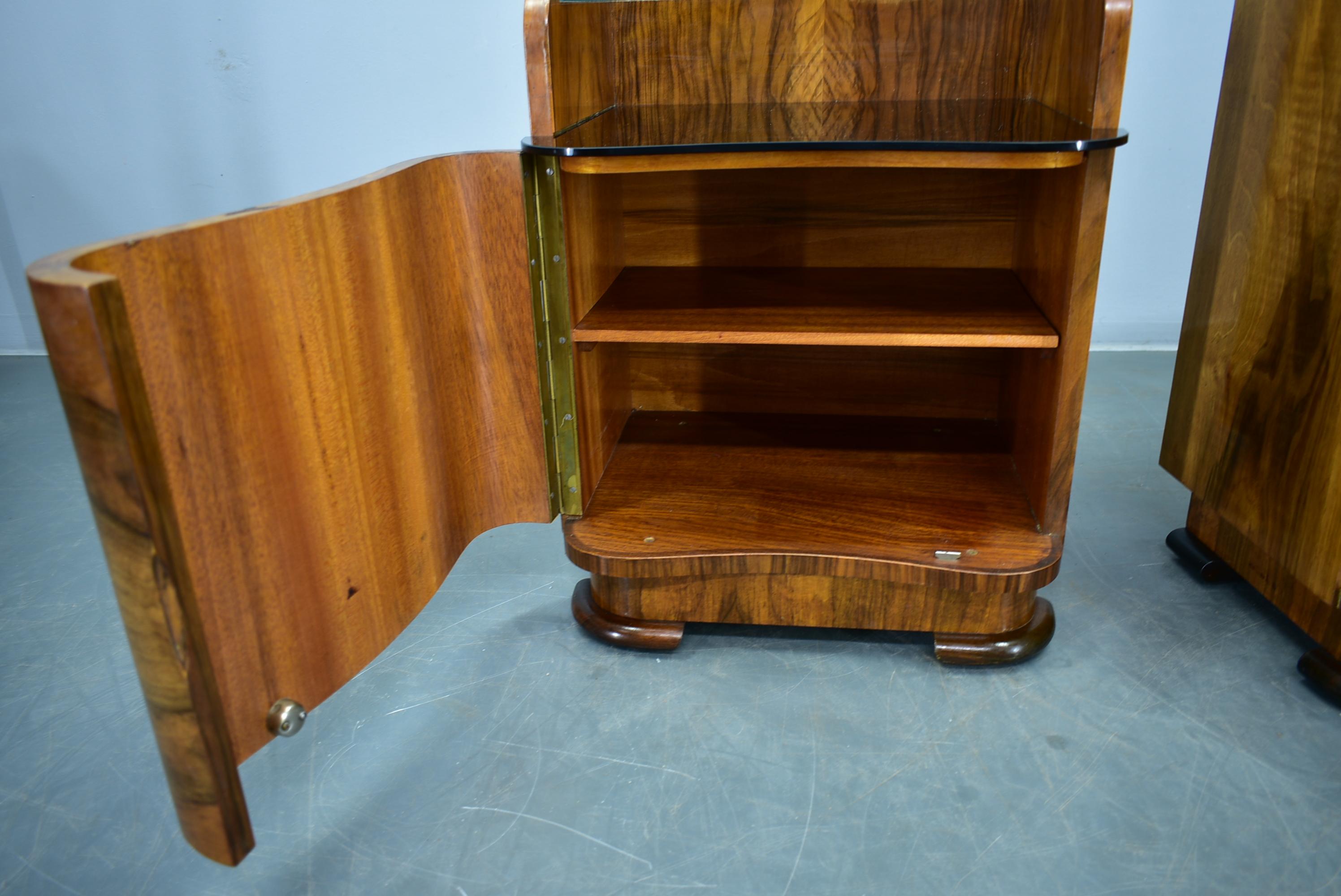 1940s Pair of Art Deco Bedside Tables, Czechoslovakia For Sale 2