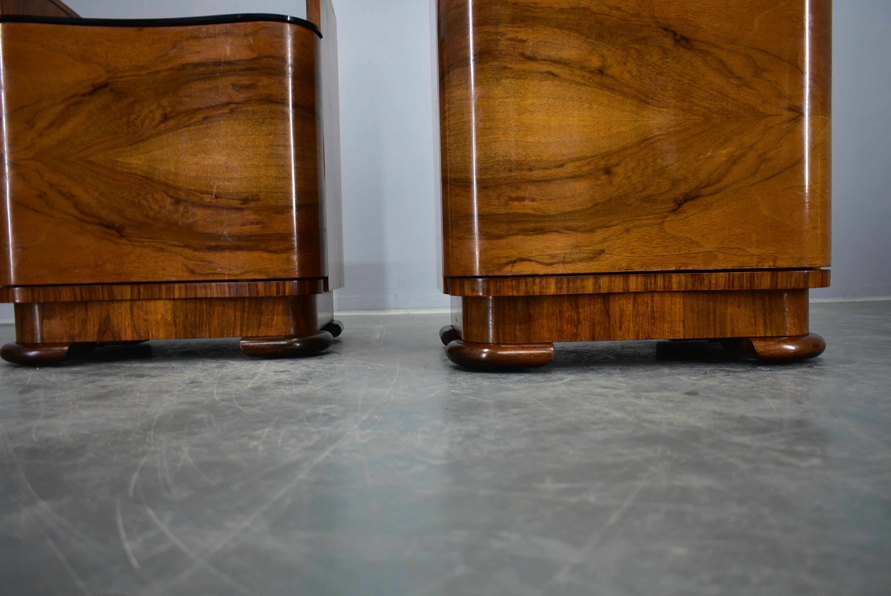 1940s Pair of Art Deco Bedside Tables, Czechoslovakia For Sale 4