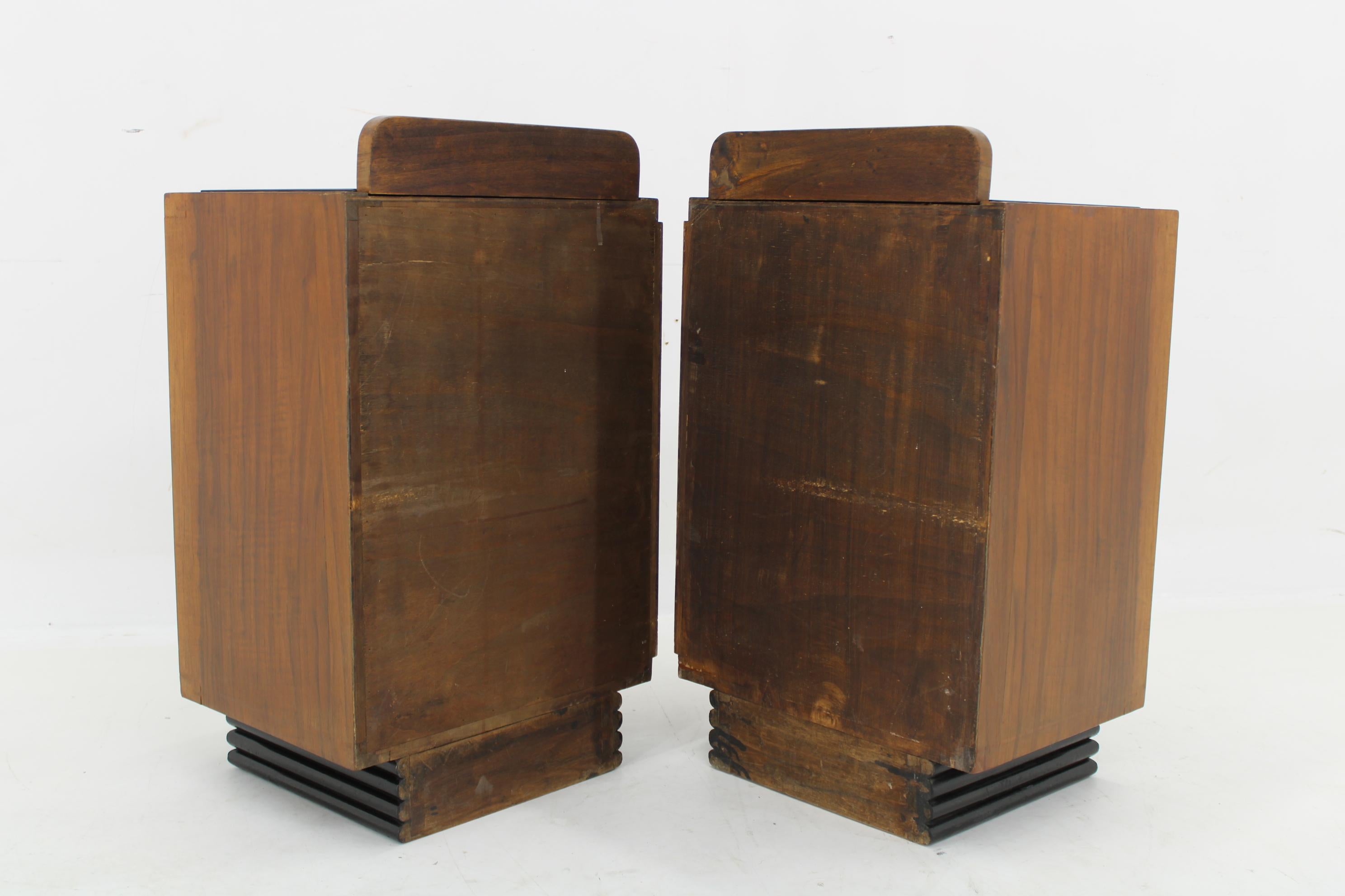 1940s Pair of Art Deco Nightstands in Walnut Finish, Italy For Sale 3