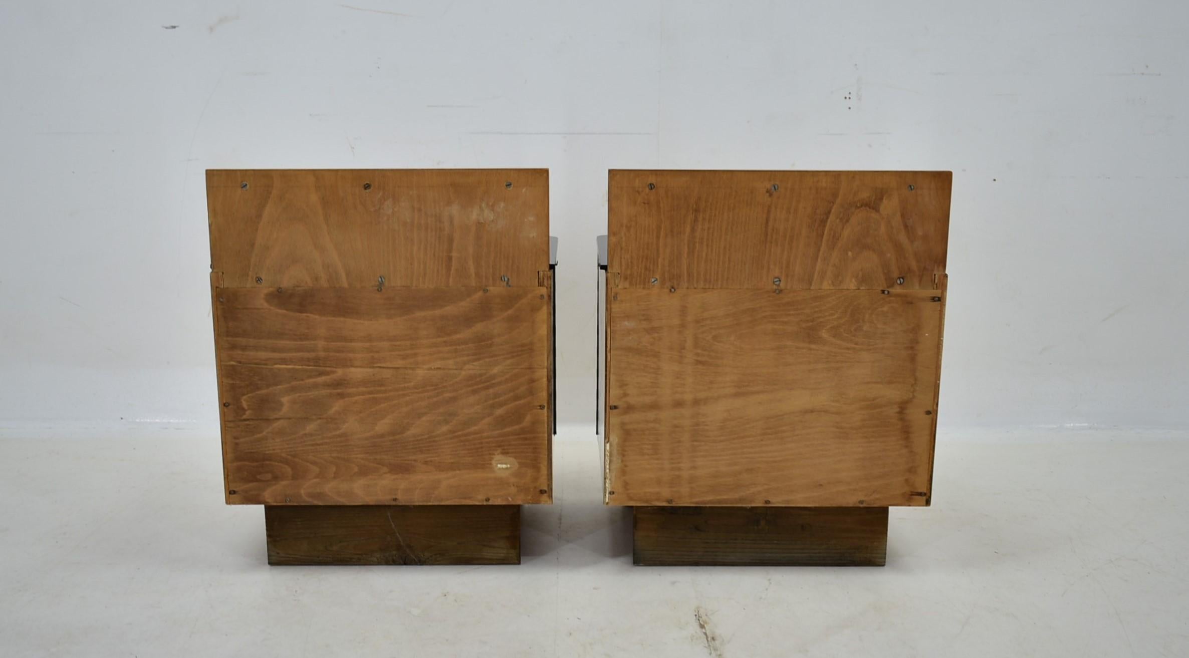 1940s Pair of Bedside Tables by Jindřich Halabala , Czechoslovakia For Sale 12