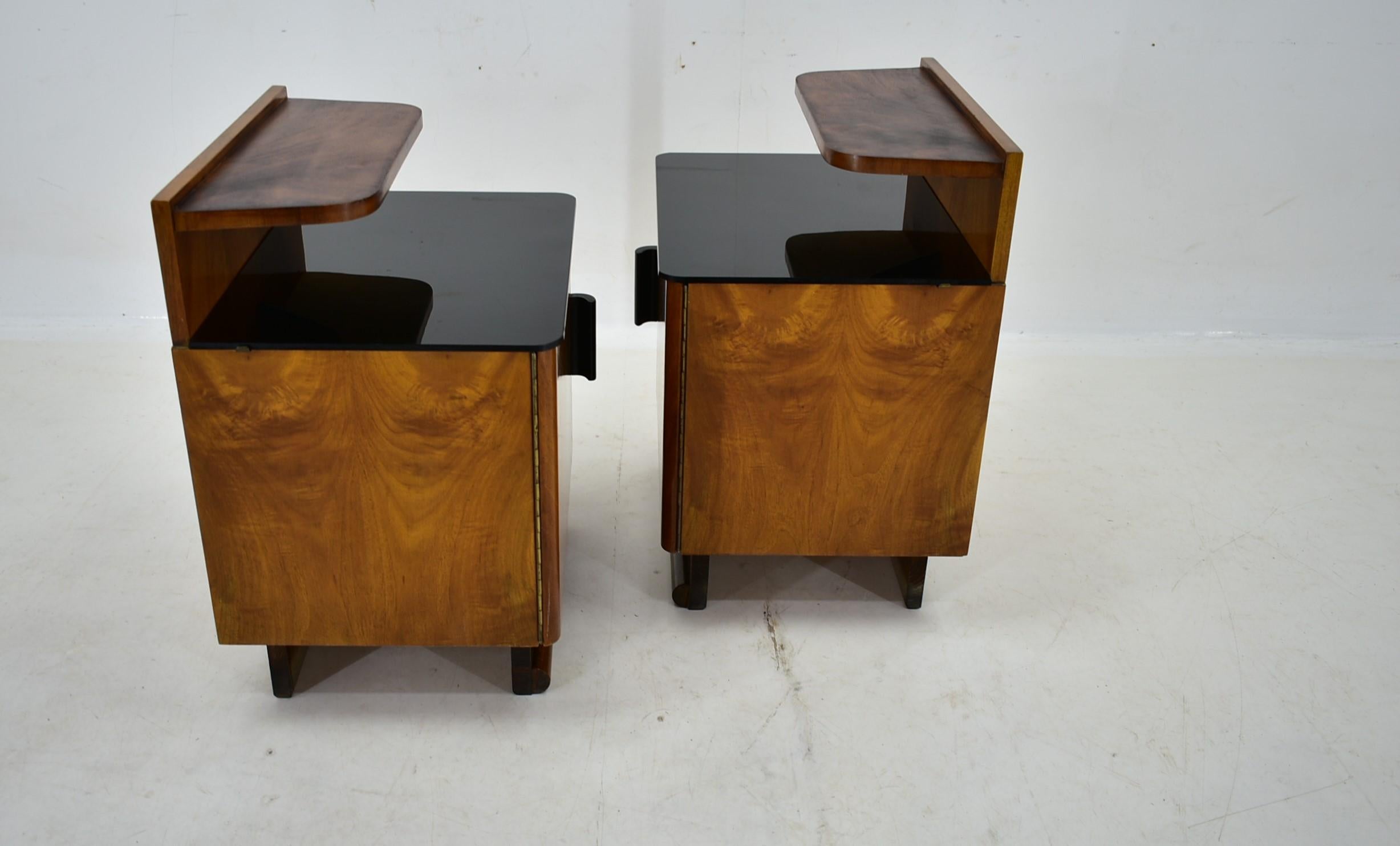 1940s Pair of Bedside Tables by Jindřich Halabala , Czechoslovakia For Sale 13