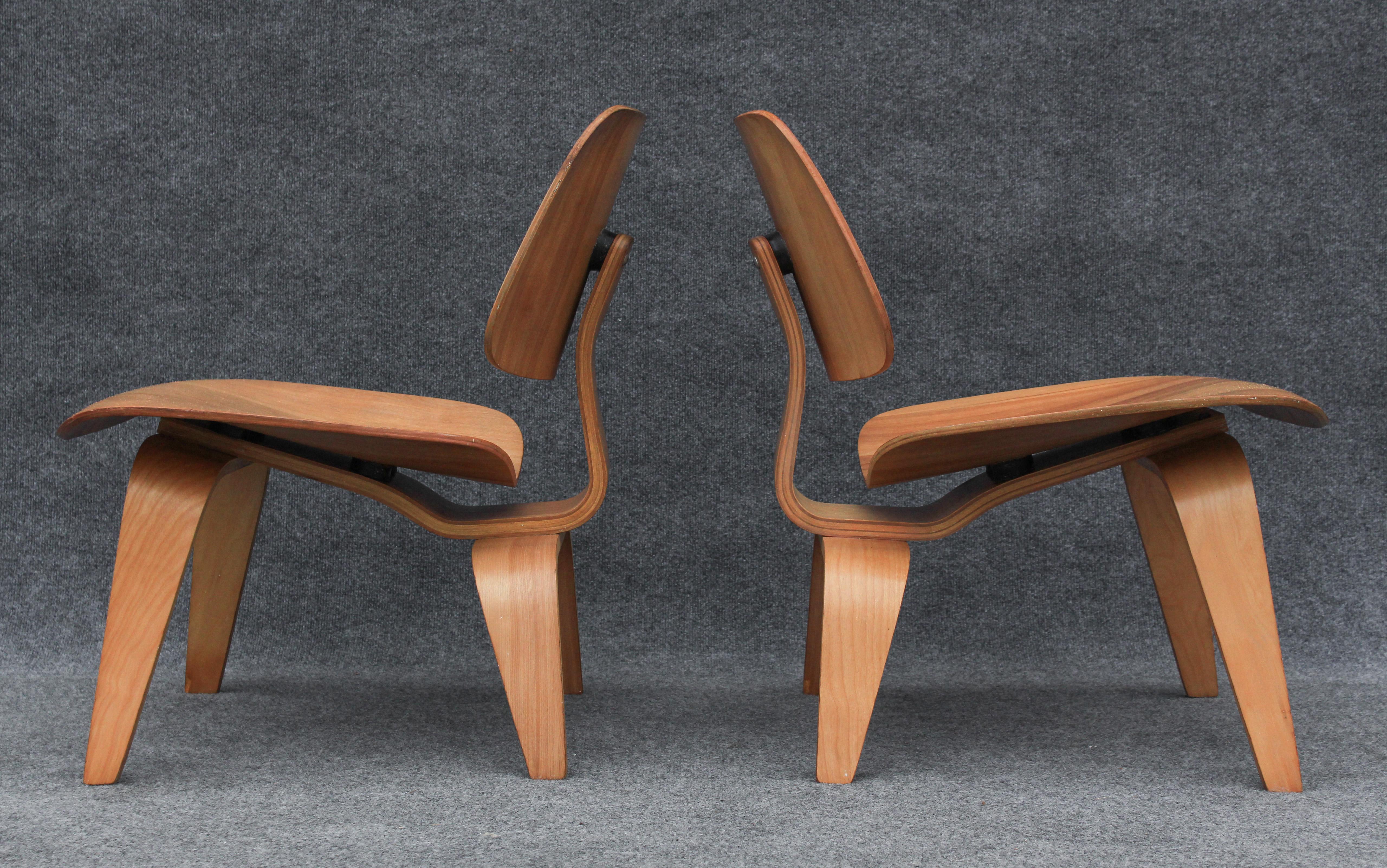 1940er Jahre Zwei frühe Charles Eames für Herman Miller Lcw Lounge Chairs in Birke im Zustand „Gut“ im Angebot in Philadelphia, PA