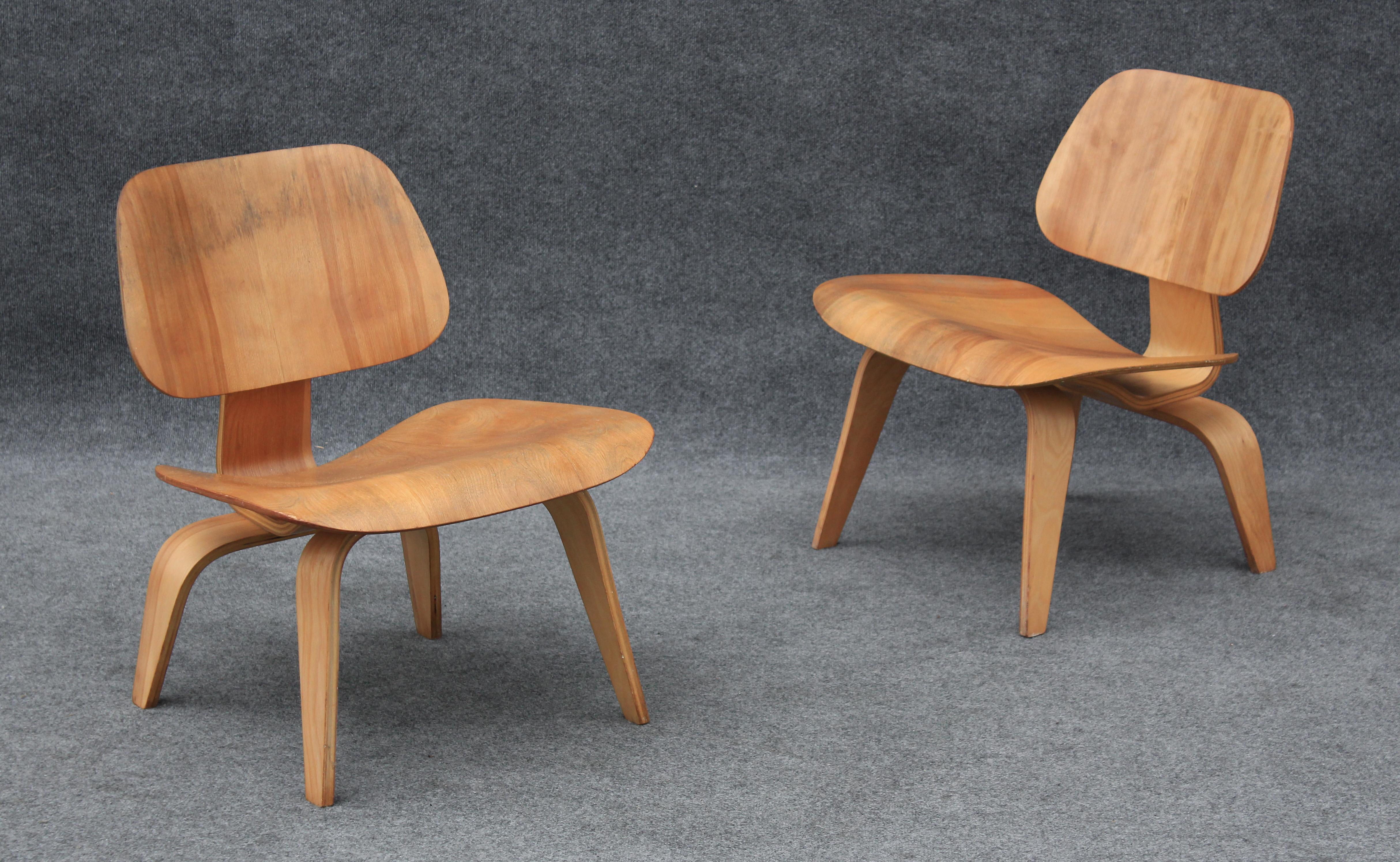 Rubber 1940s Pair of Early Charles Eames for Herman Miller Lcw Lounge Chairs in Birch For Sale