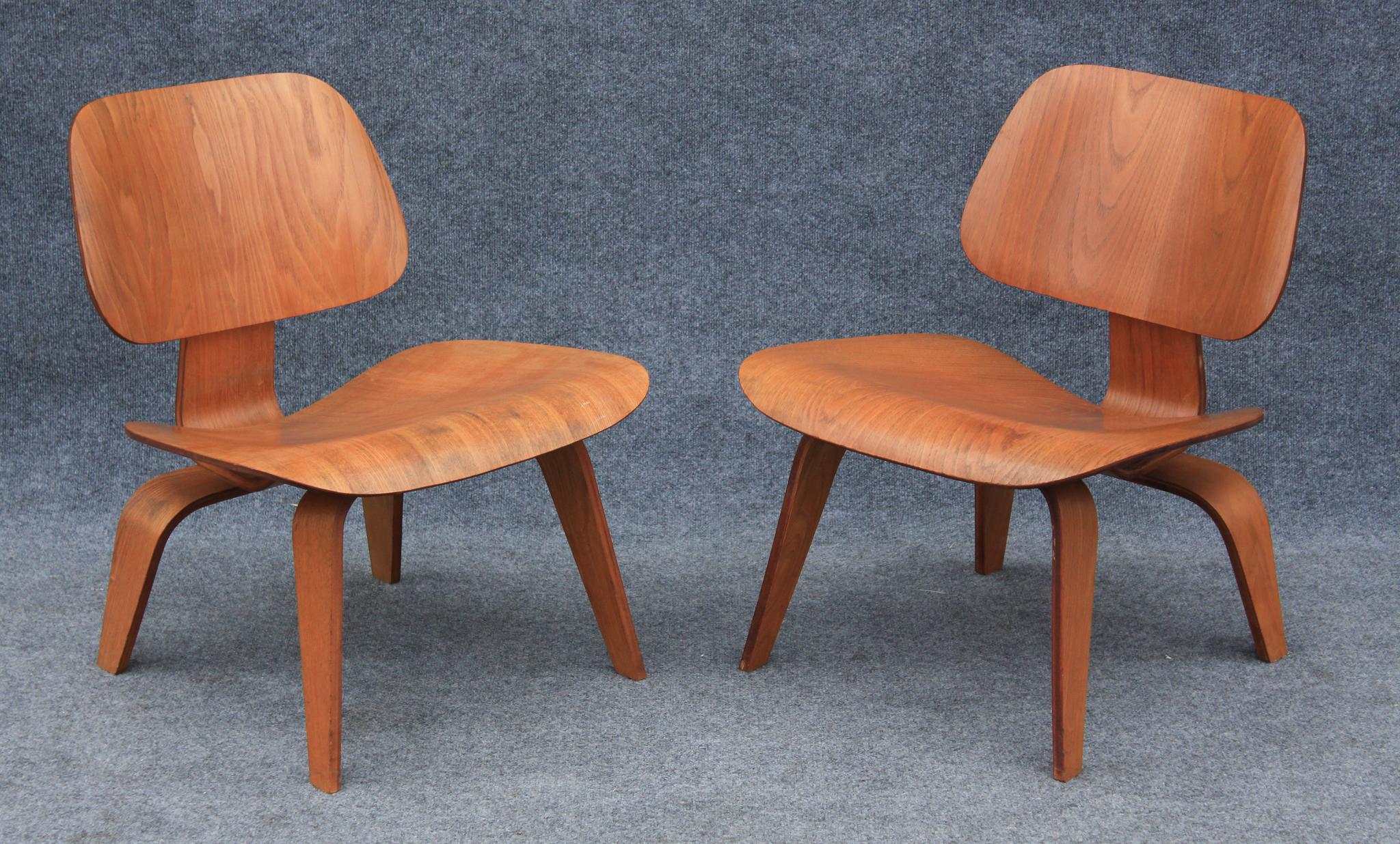 Mid-Century Modern 1940s Pair of Early Charles Eames for Herman Miller LCW Lounge Chairs in Oak For Sale