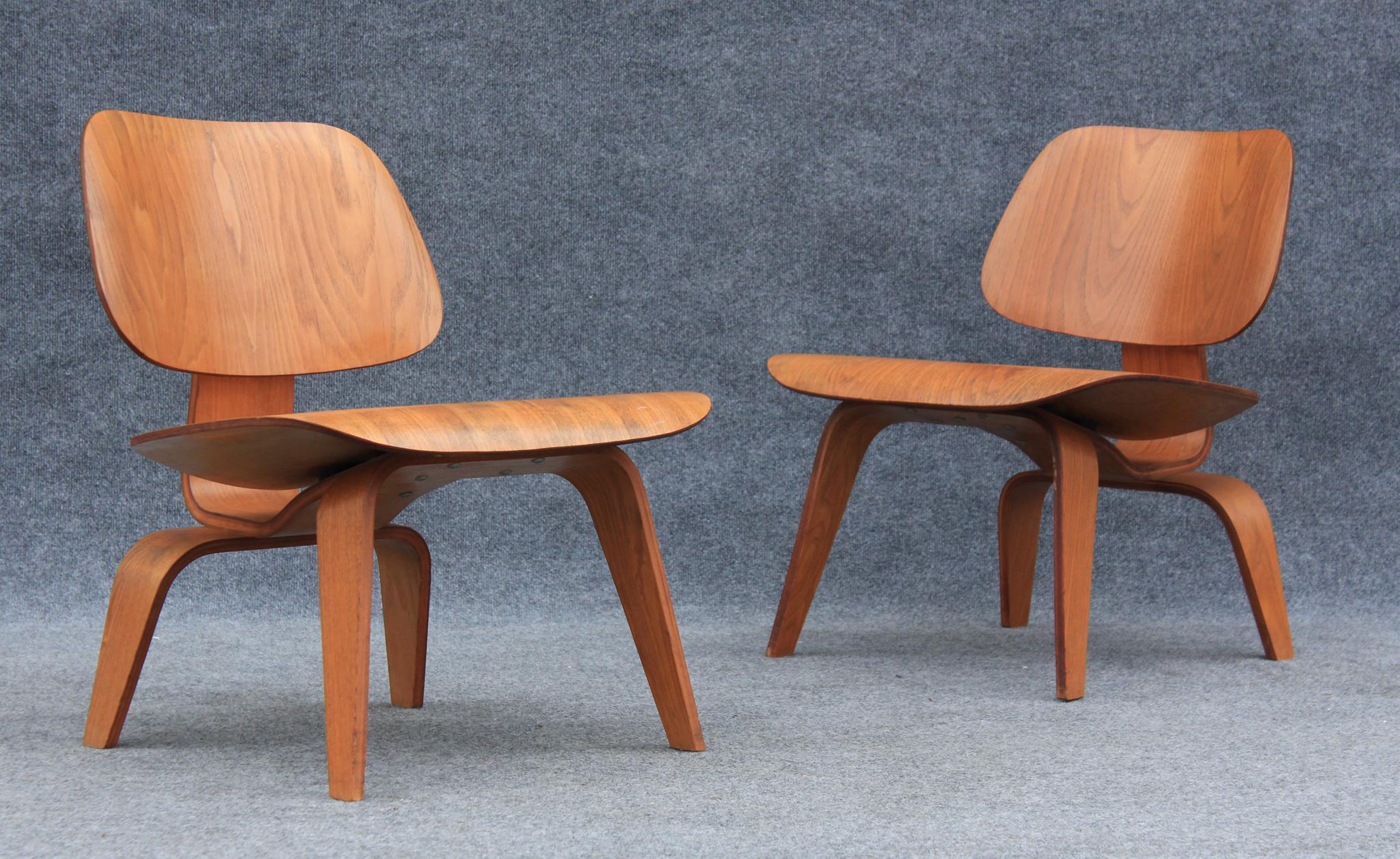Mid-20th Century 1940s Pair of Early Charles Eames for Herman Miller LCW Lounge Chairs in Oak For Sale