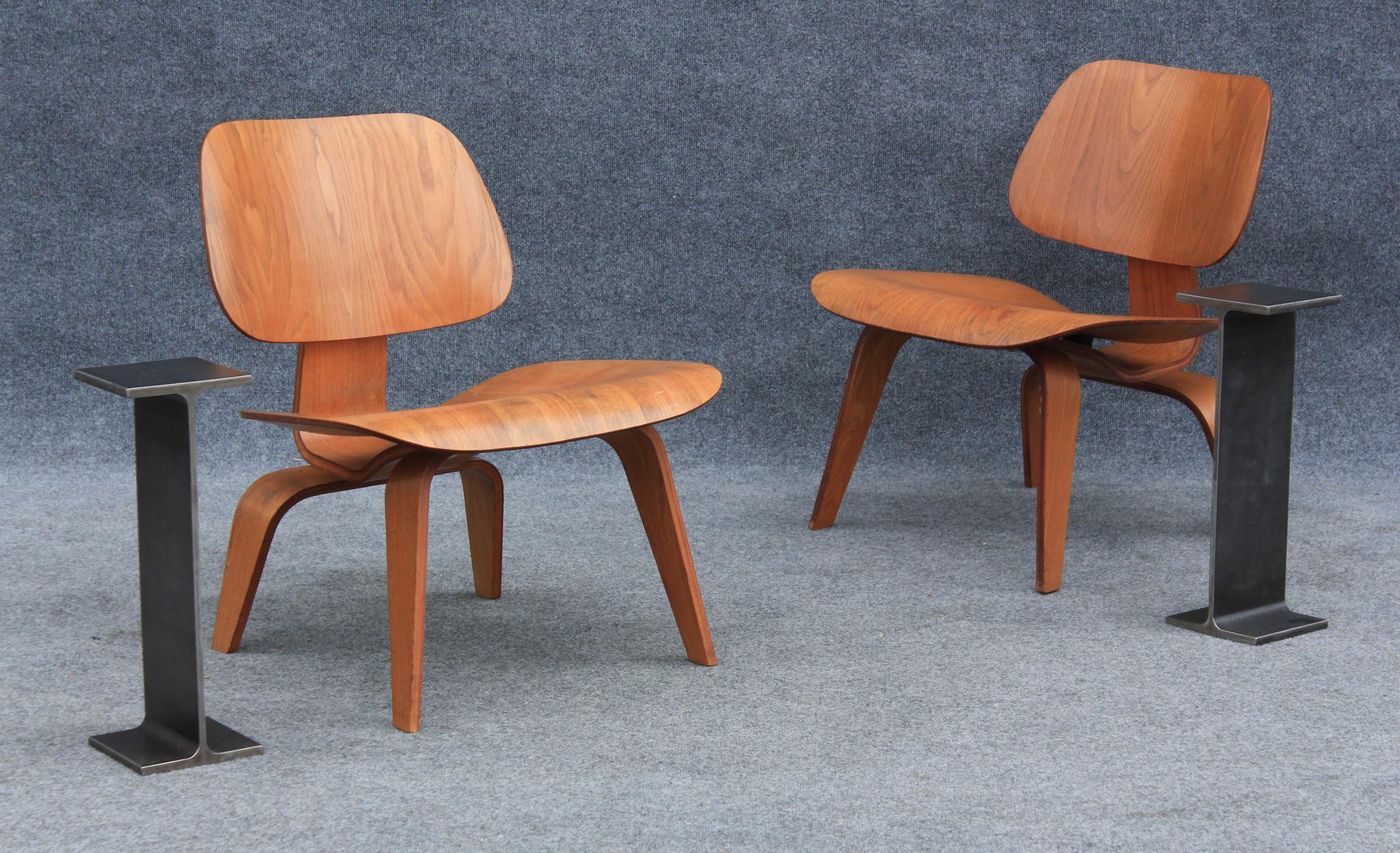 Plywood 1940s Pair of Early Charles Eames for Herman Miller LCW Lounge Chairs in Oak For Sale