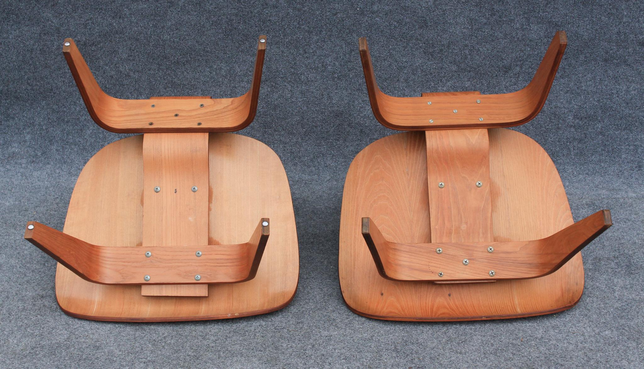 1940s Pair of Early Charles Eames for Herman Miller LCW Lounge Chairs in Oak For Sale 1