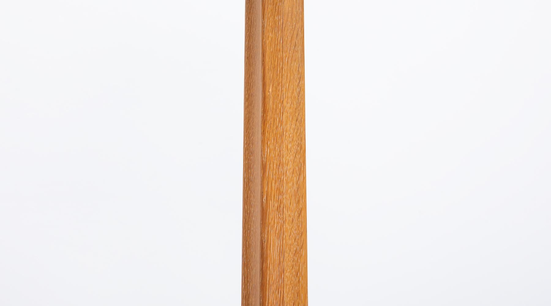 1940s pair of Floorlamps by T.H. Robsjohn-Gibbings, recovered shades, oak stem  For Sale 3