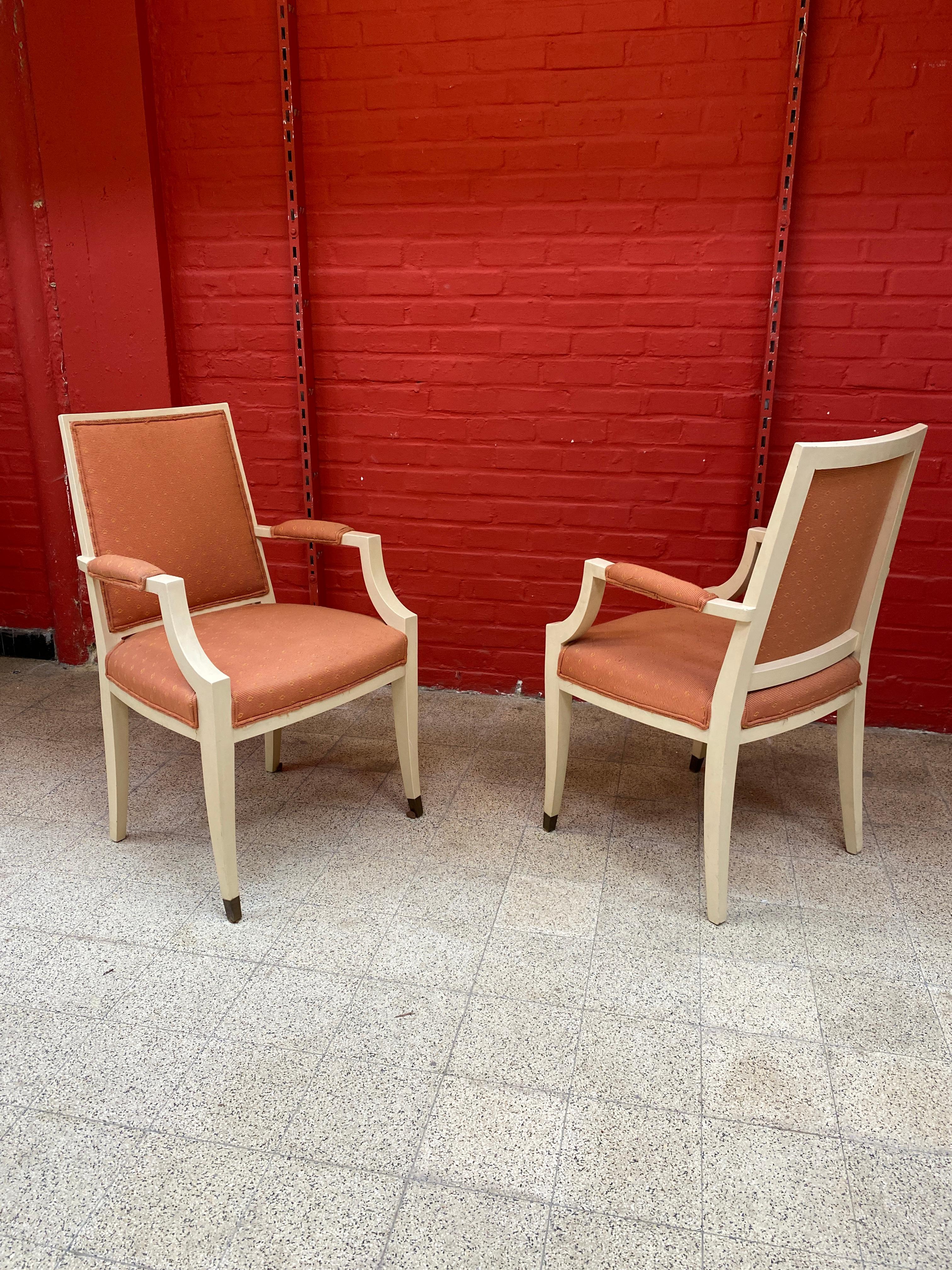 Cuir paire de fauteuils Art Déco français des années 1940 dans le style d'André Arbus en vente