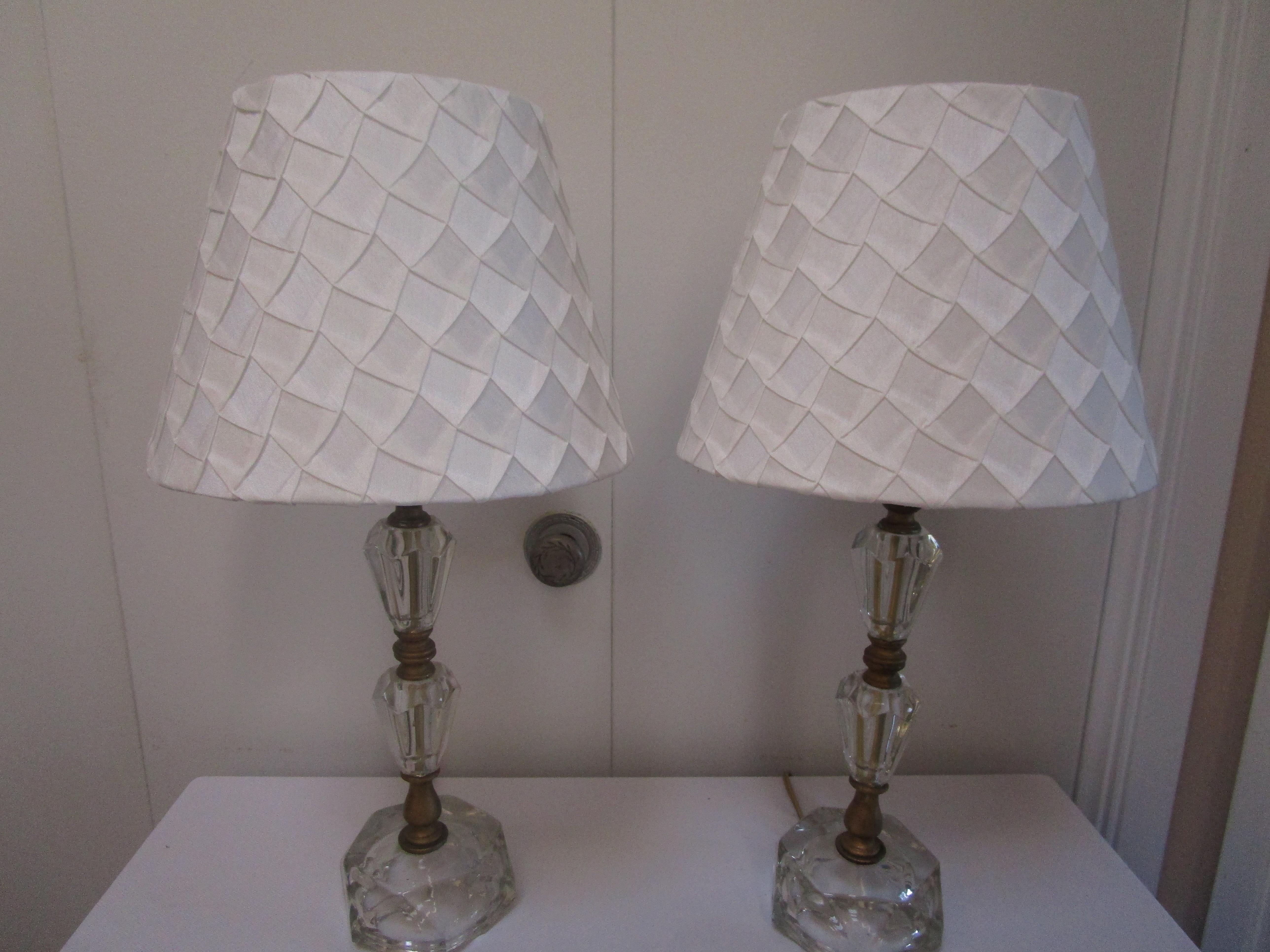 Faceted 1940s Pair of French Style Art Deco Crystal Glass Lamps  For Sale
